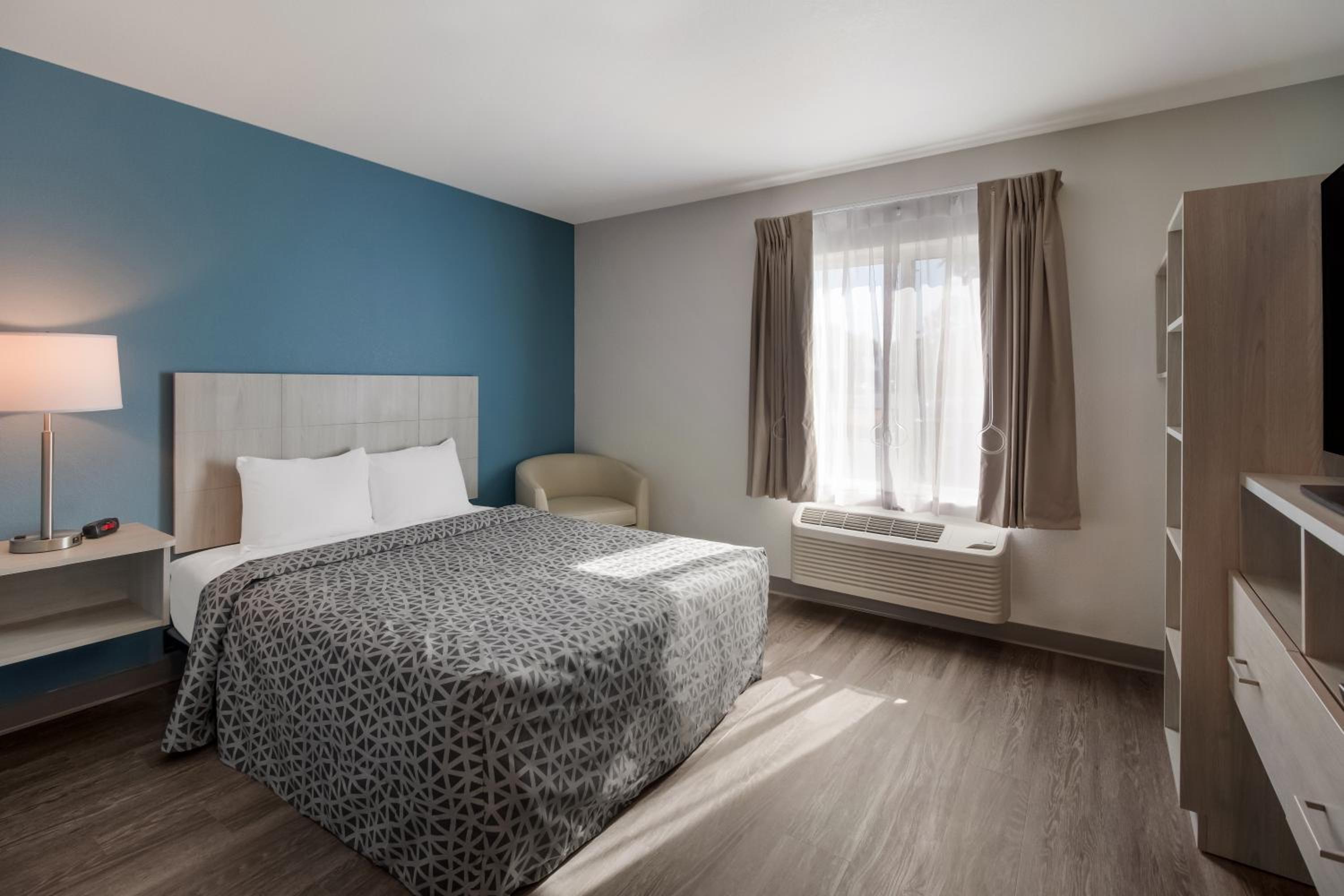 QUEEN SUITE - Photo 1
