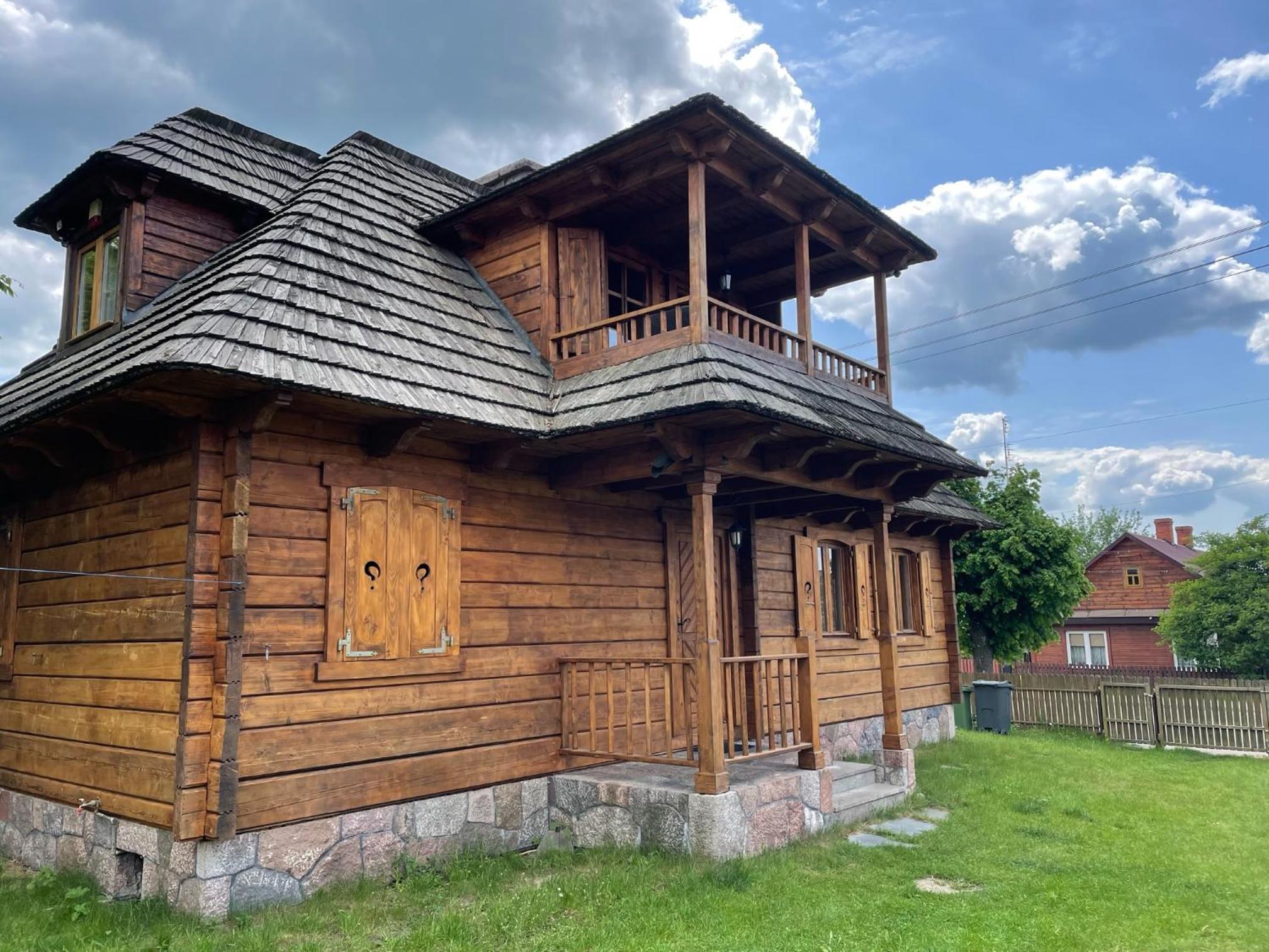 Three-Bedroom House photo 2