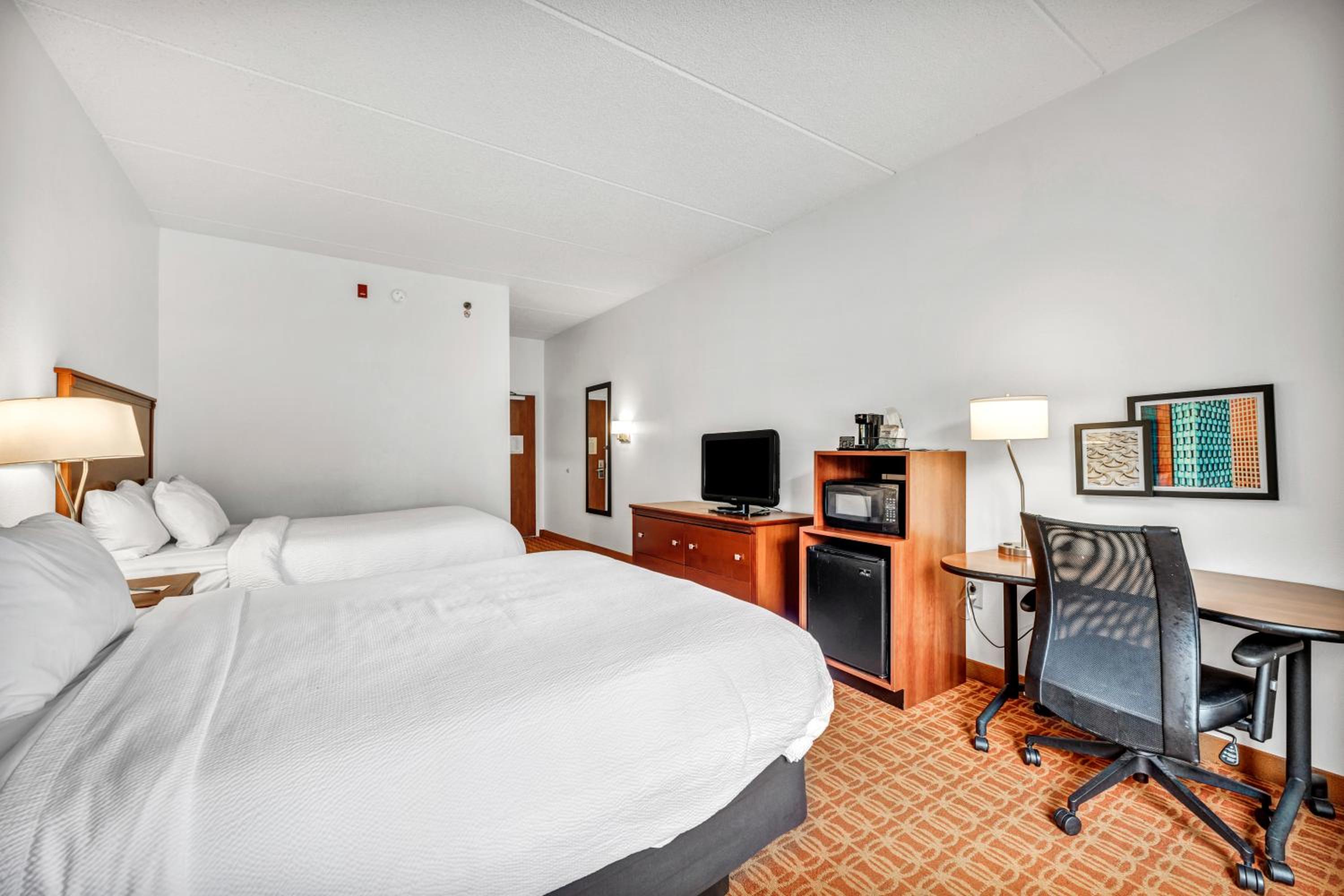 Deluxe Queen Room with Two Queen Beds