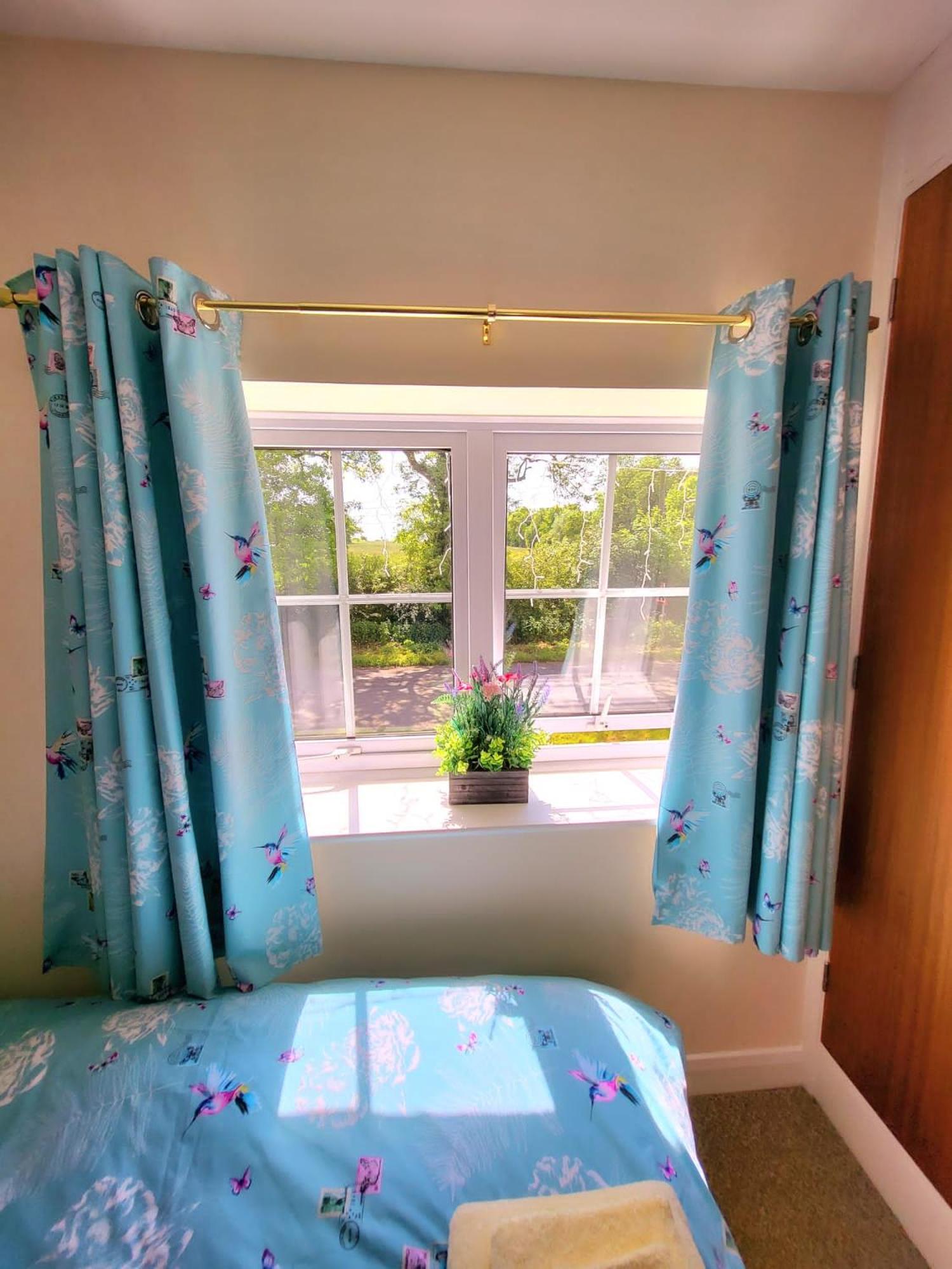 Single Room with Shared Bathroom