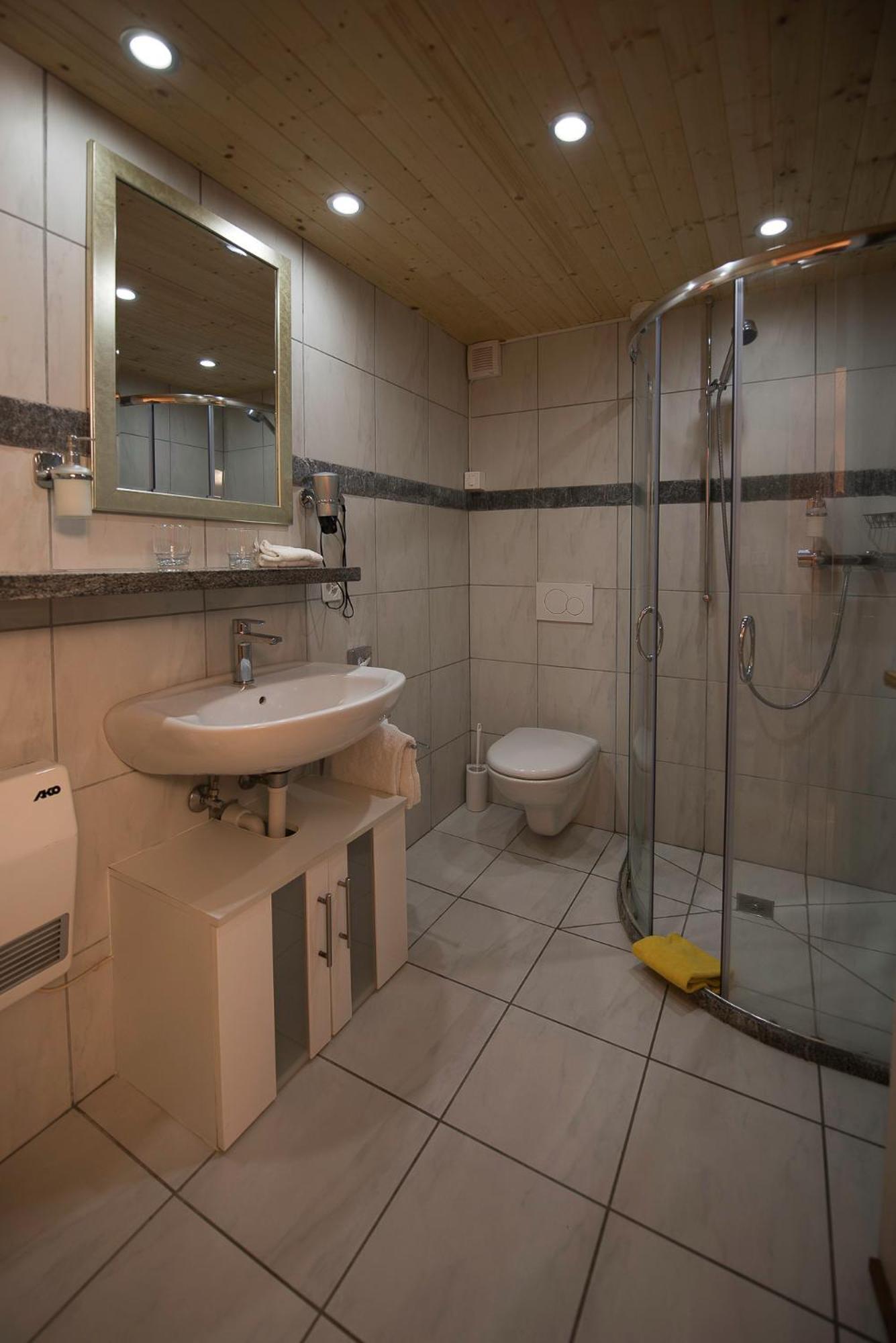 Large Double Room photo 1