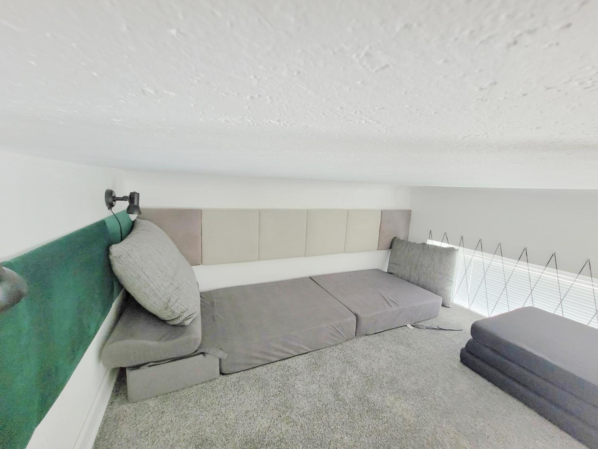 One-Bedroom Apartment photo 3