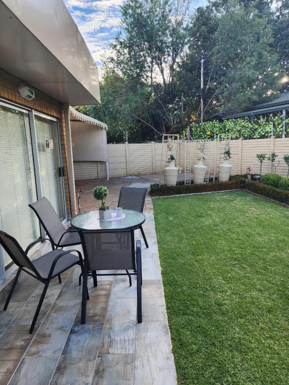 Standard Family Room - Photo 16