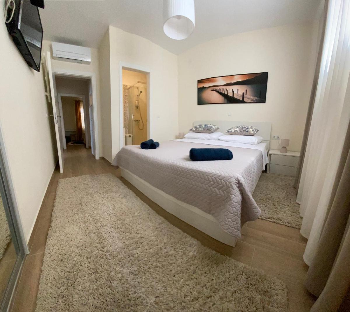 Two-Bedroom Apartment - Photo 4