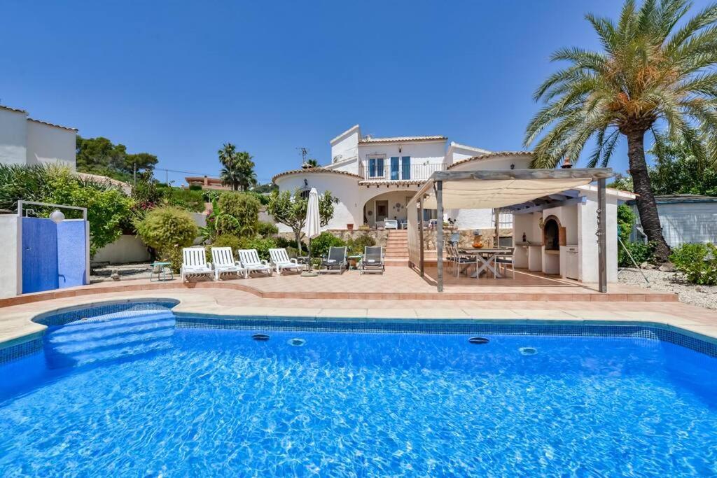 Villa photo 2