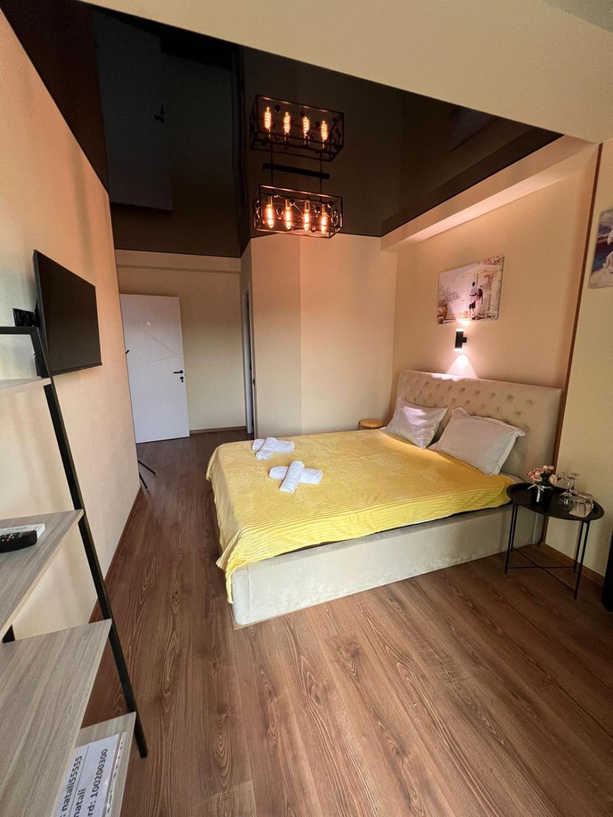 Large Double Room - Photo 25