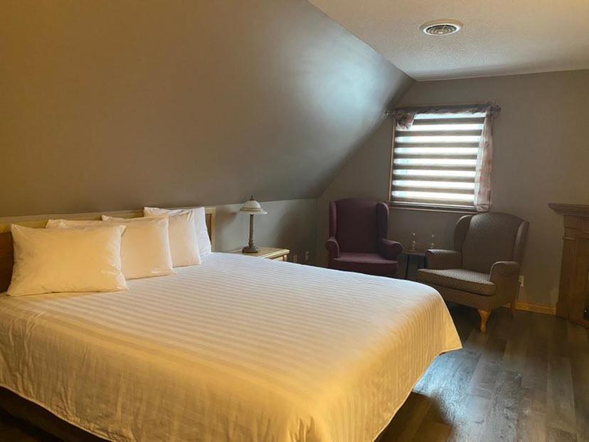 King Room with Spa Bath