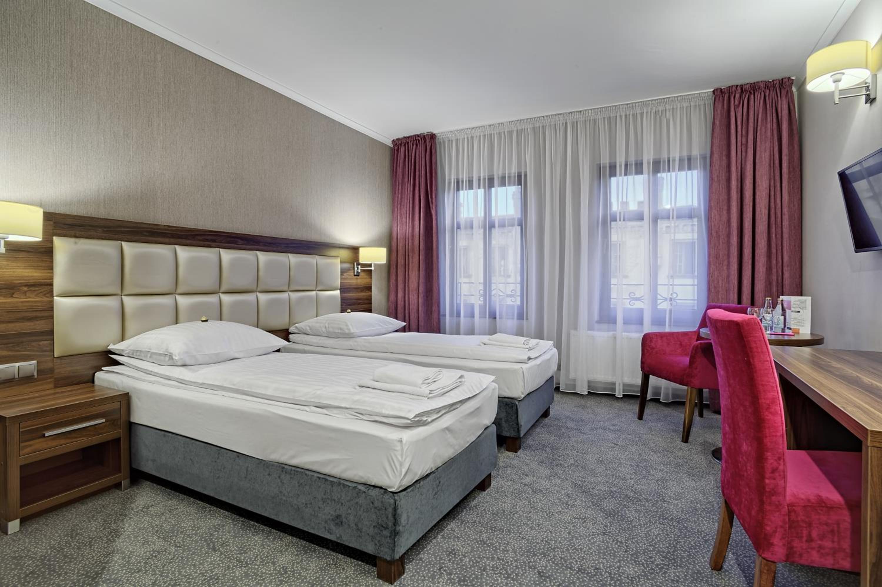 Twin Room - Photo 2