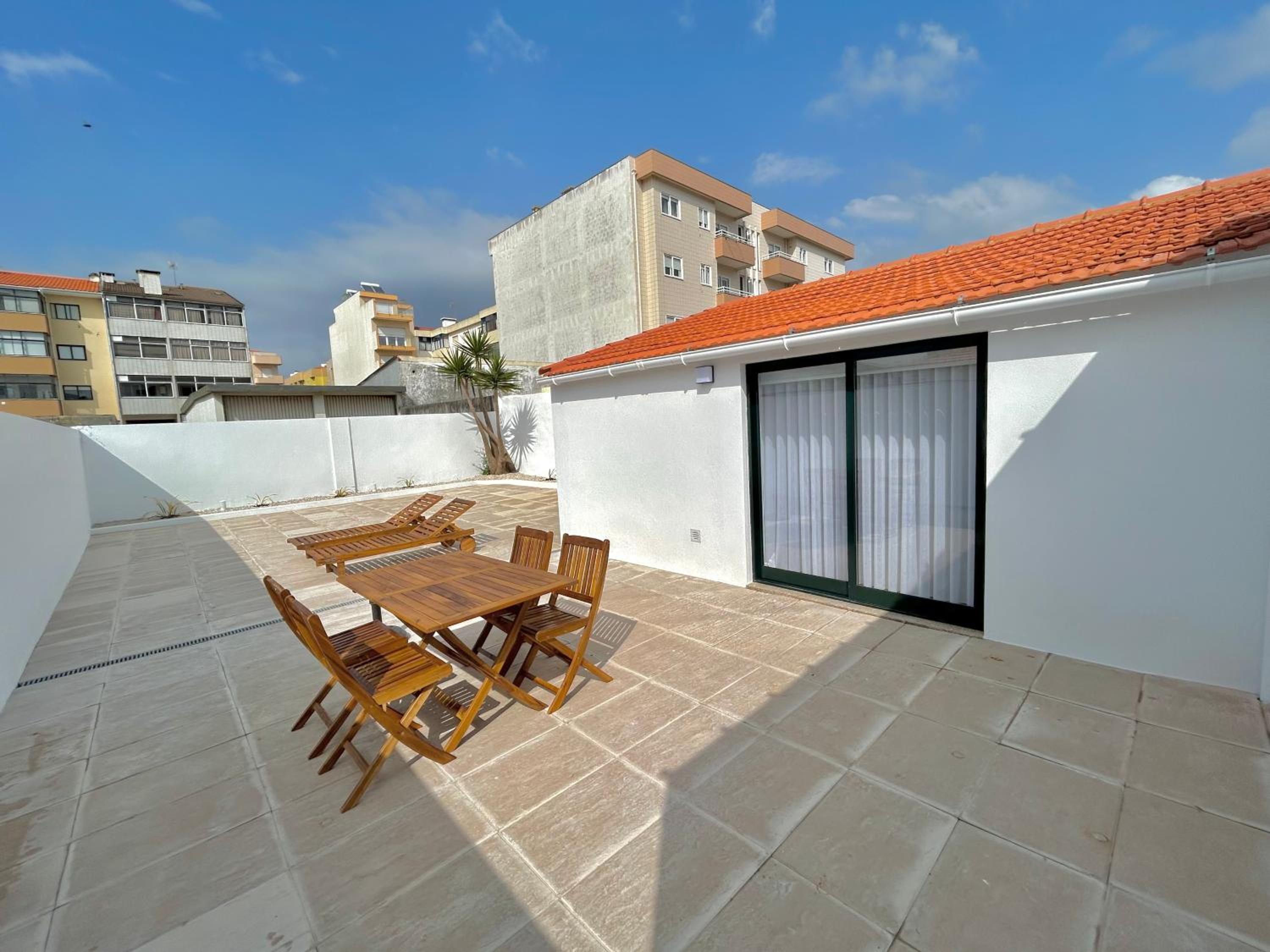 Apartment with Terrace photo 2