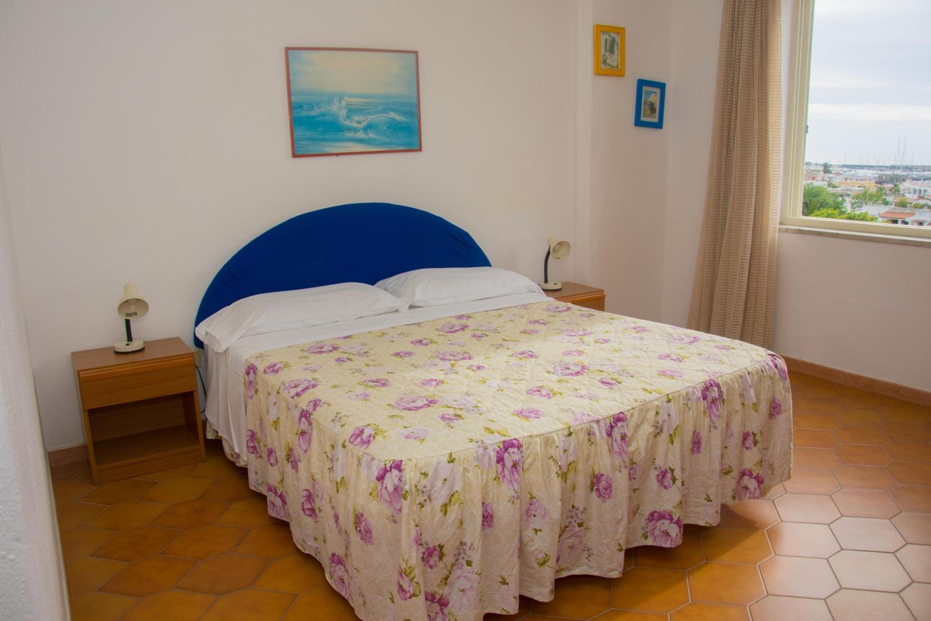 Double Room with Sea View - Photo 2