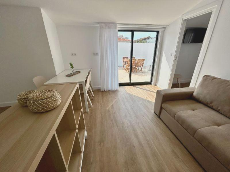 Apartment with Terrace photo 2
