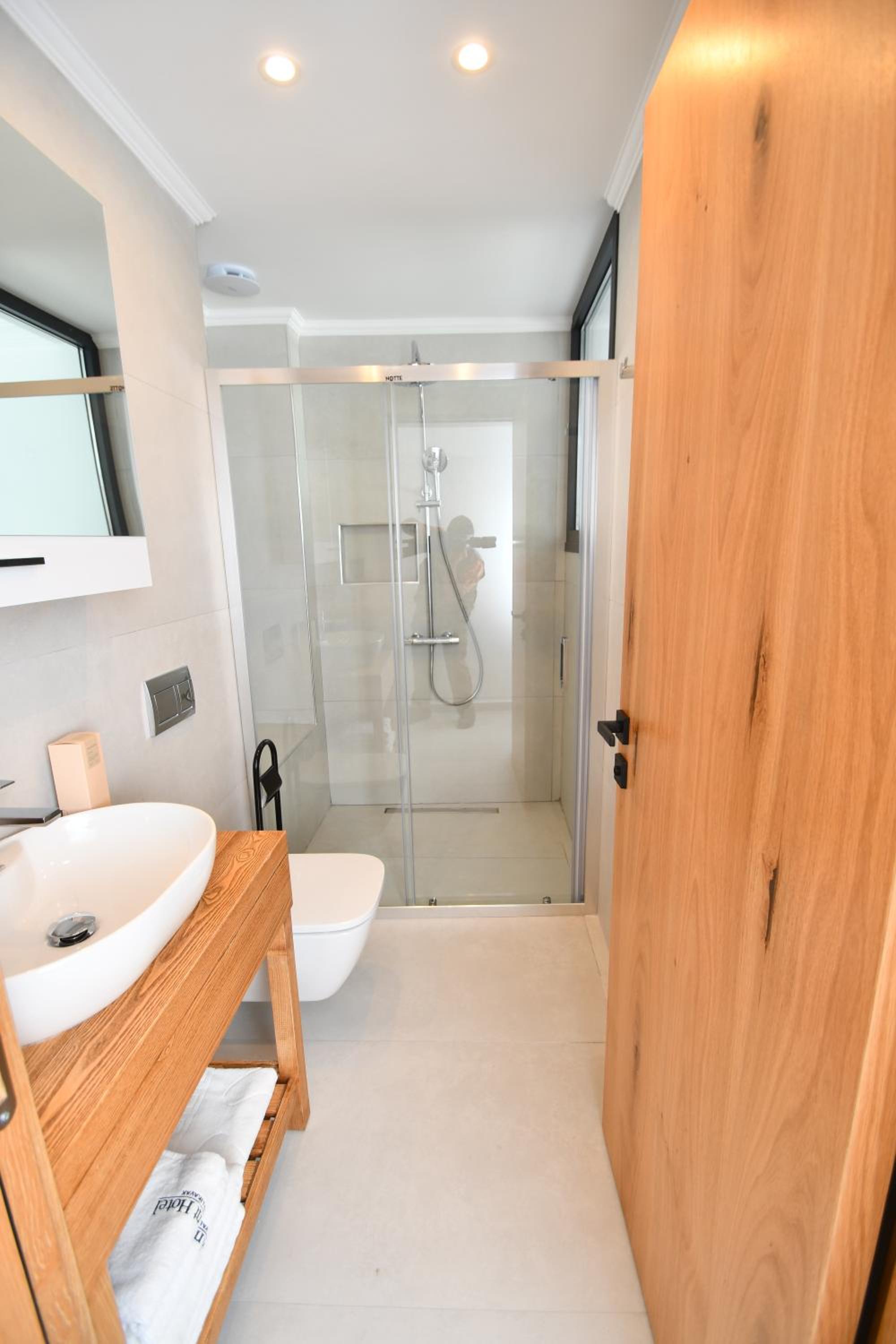 Deluxe Triple Room photo 3