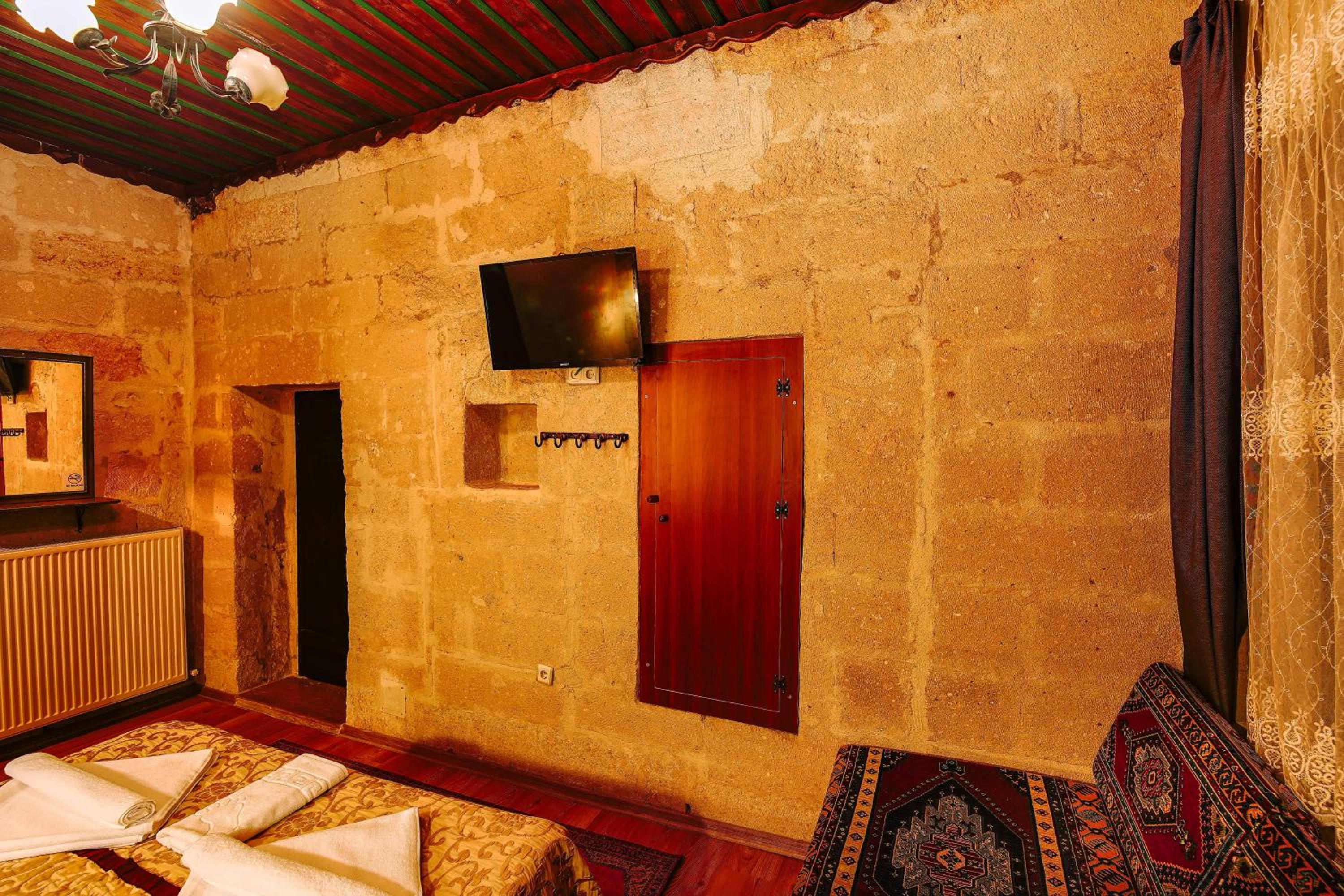 Suite with Garden View