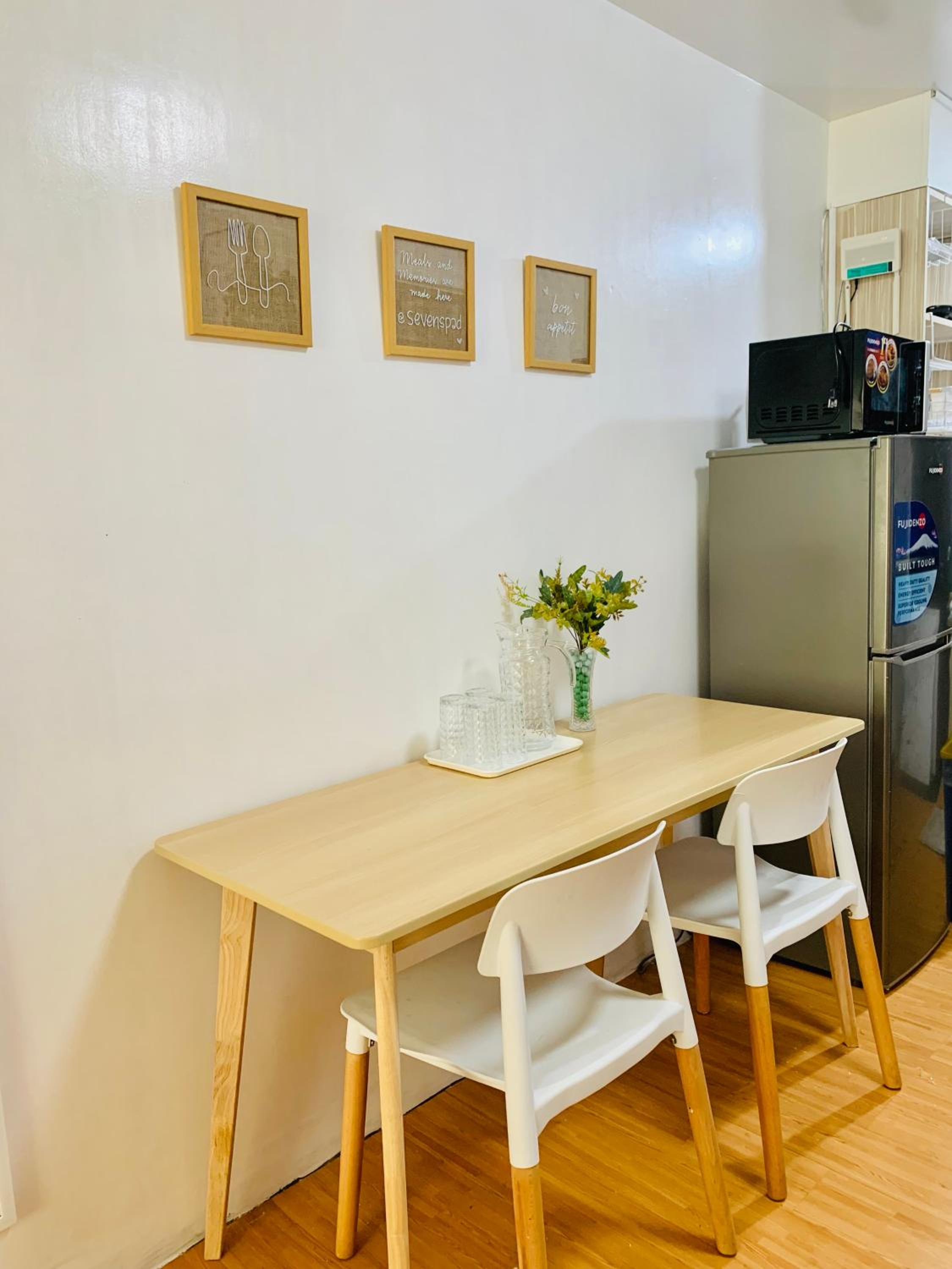 One-Bedroom Apartment photo 3