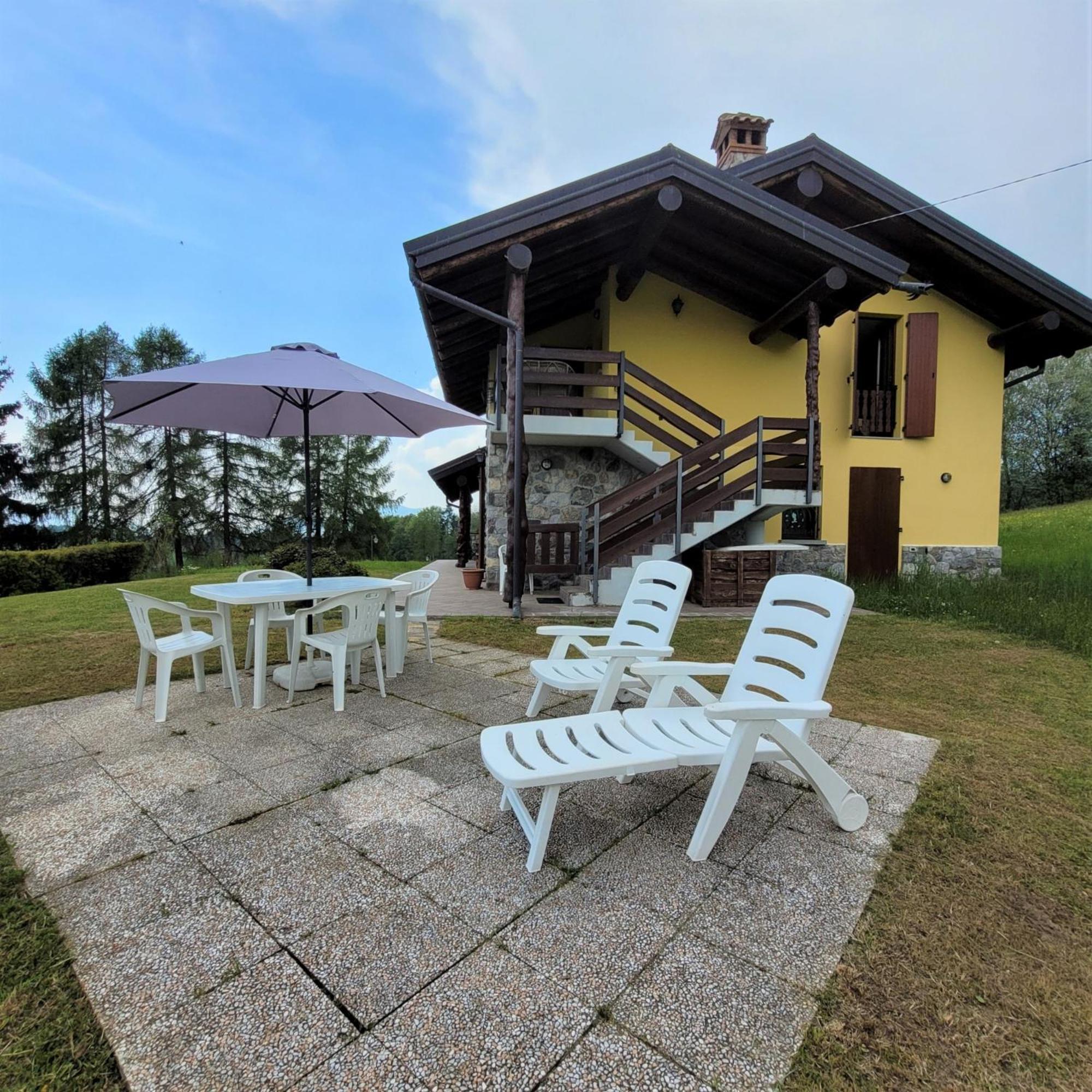 Two-Bedroom Apartment with Mountain View photo 3