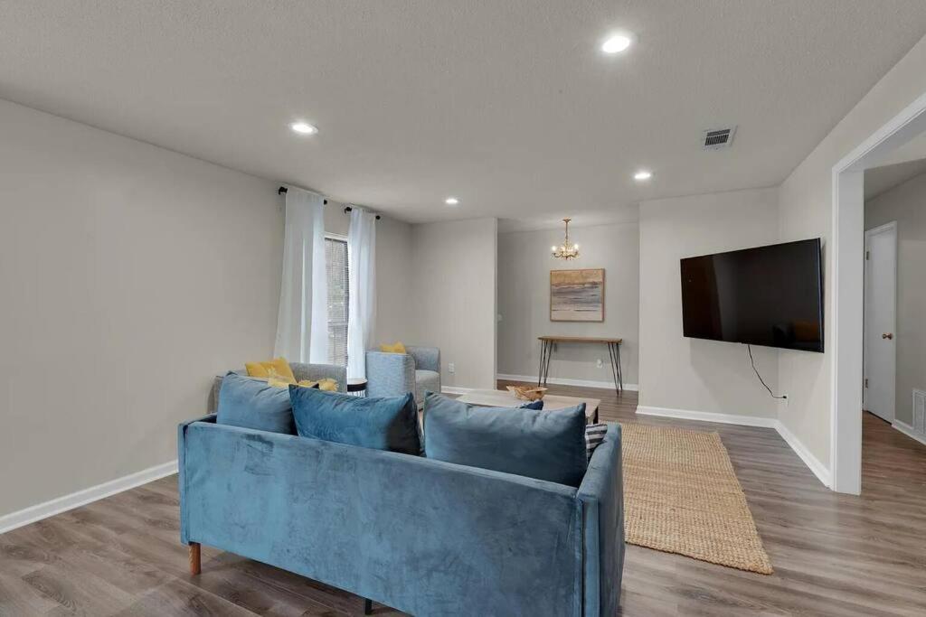 Apartment photo 2