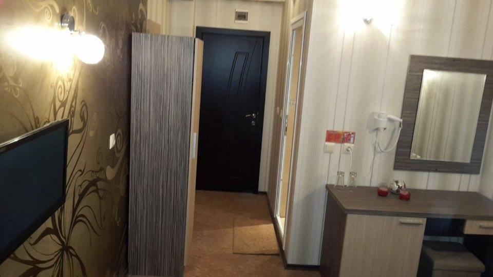 Double Room - Photo 8