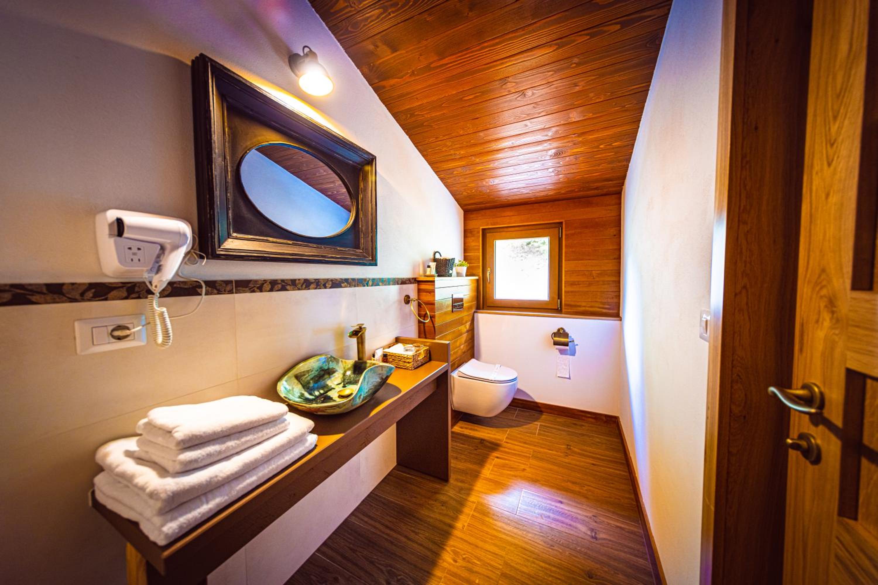 Double Room - Photo 12