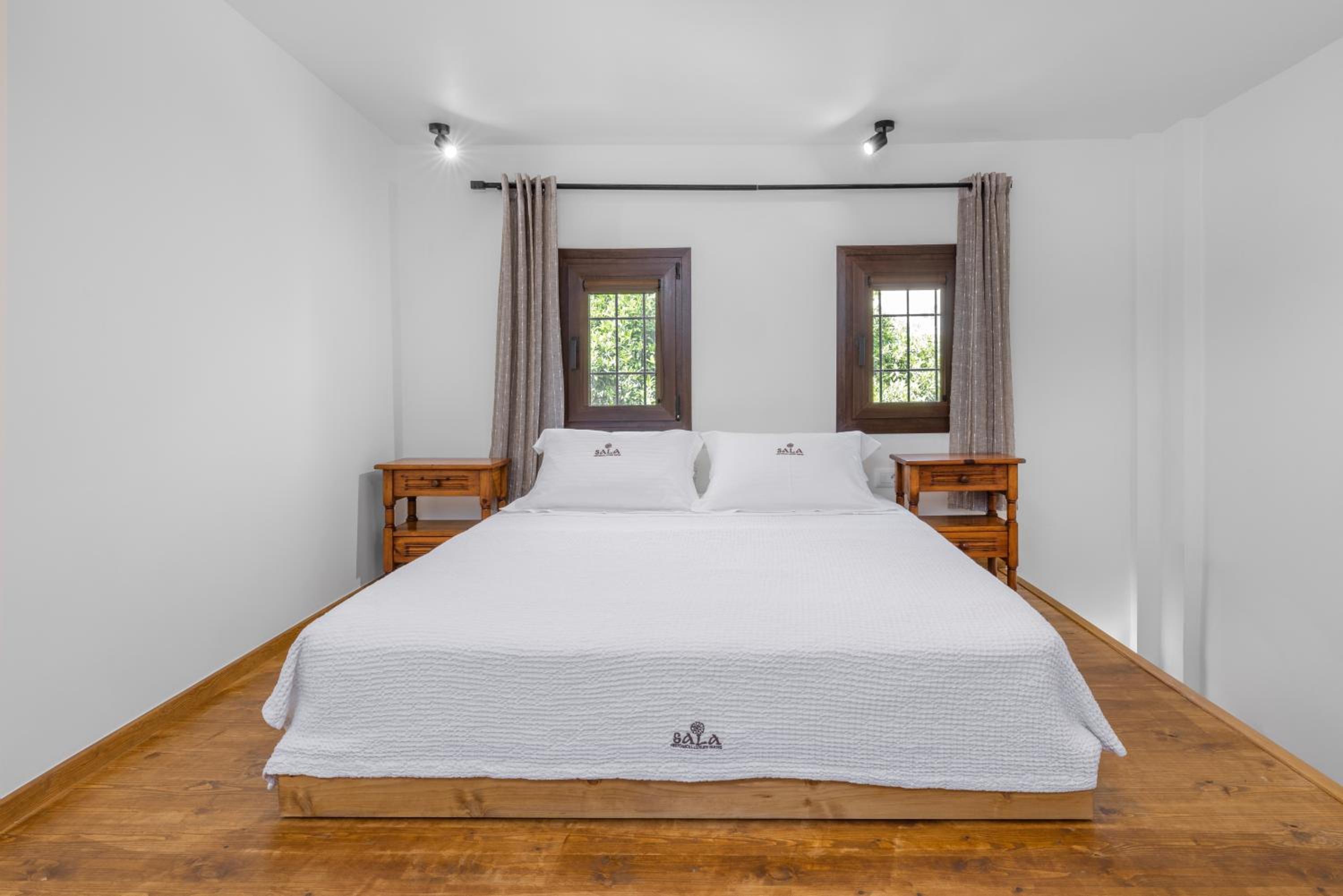 Deluxe Junior Suite photo 3