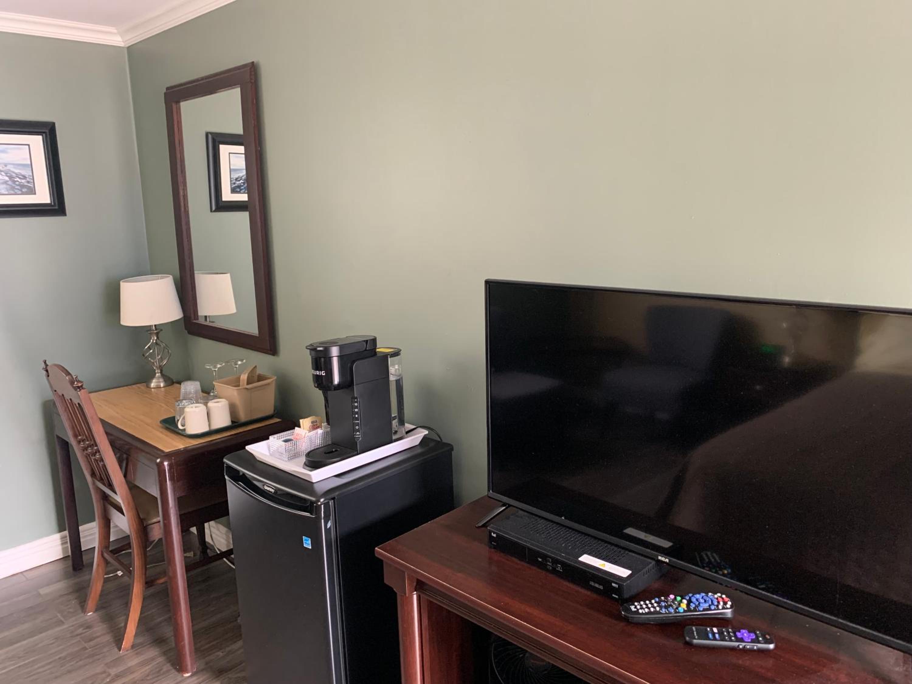 Standard Queen Room