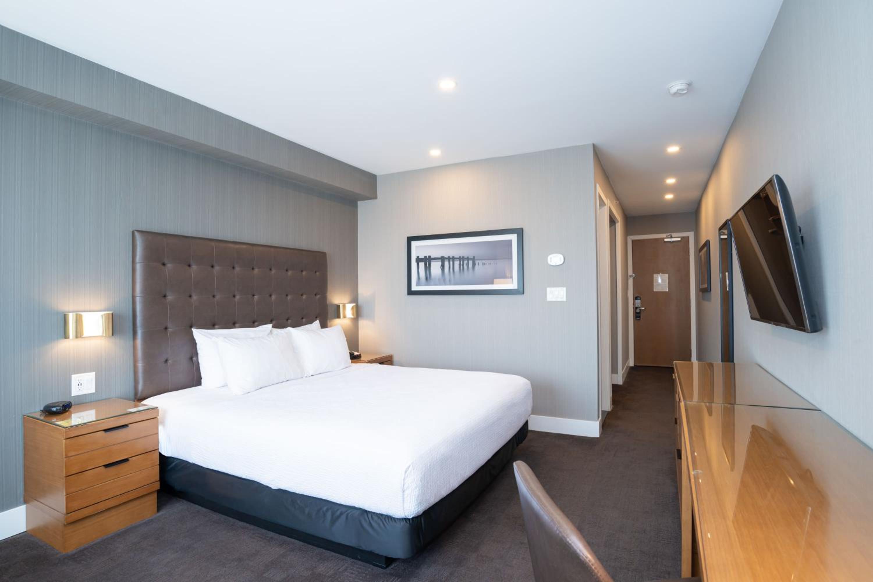 Standard Room, 1 King Bed