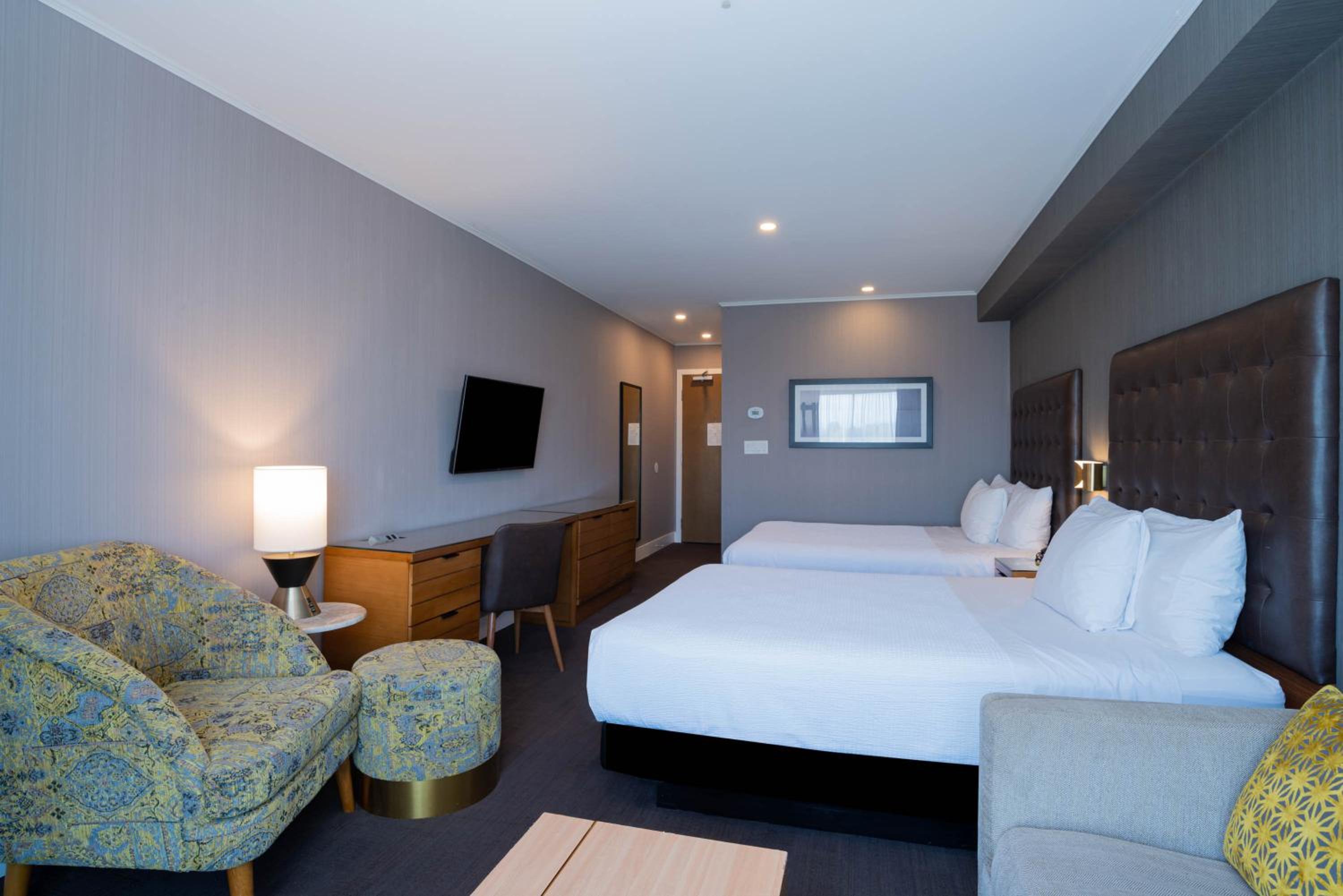 Standard Room, 2 Queen Beds, Sofa Bed