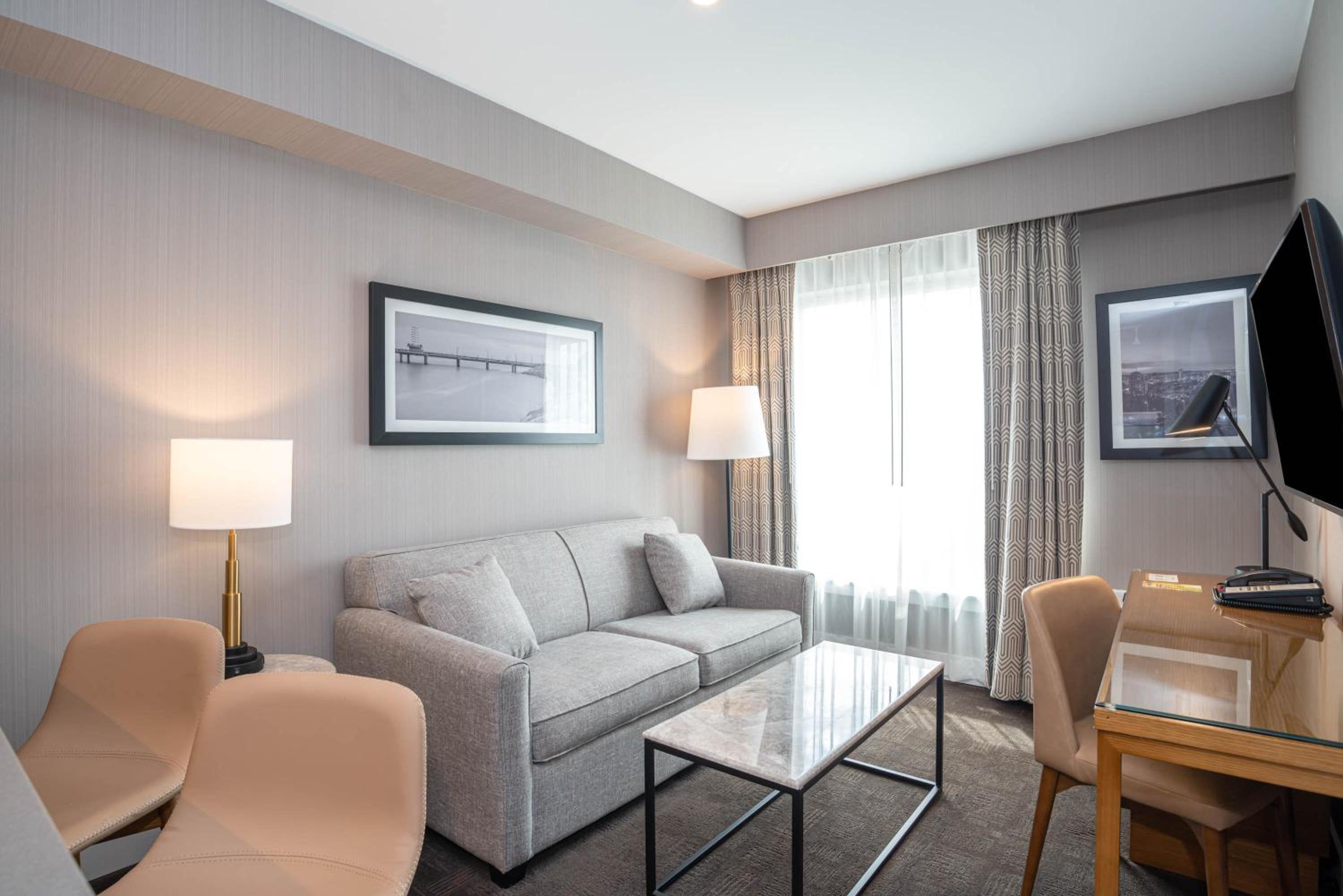 Standard Suite, 1 King Bed, Kitchen