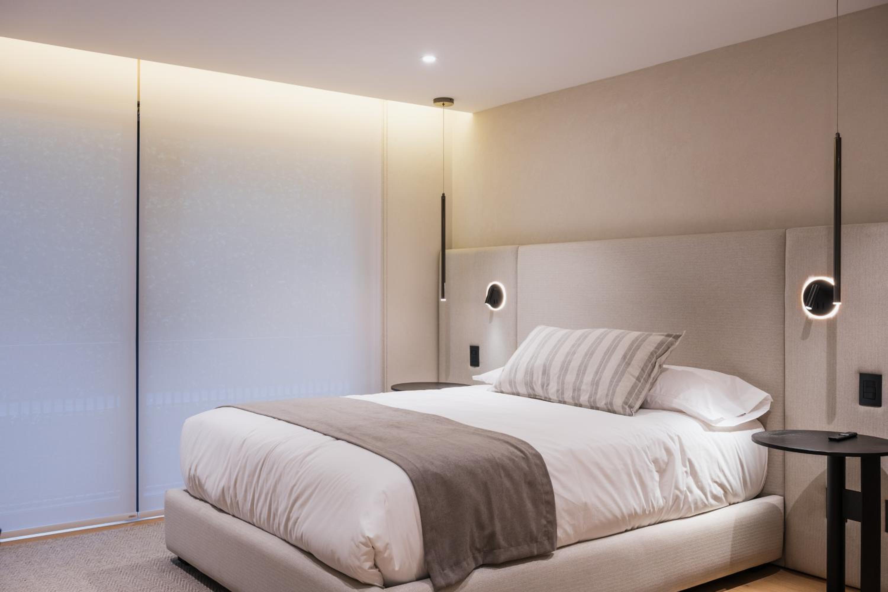 Three-Bedroom Apartment - Photo 11