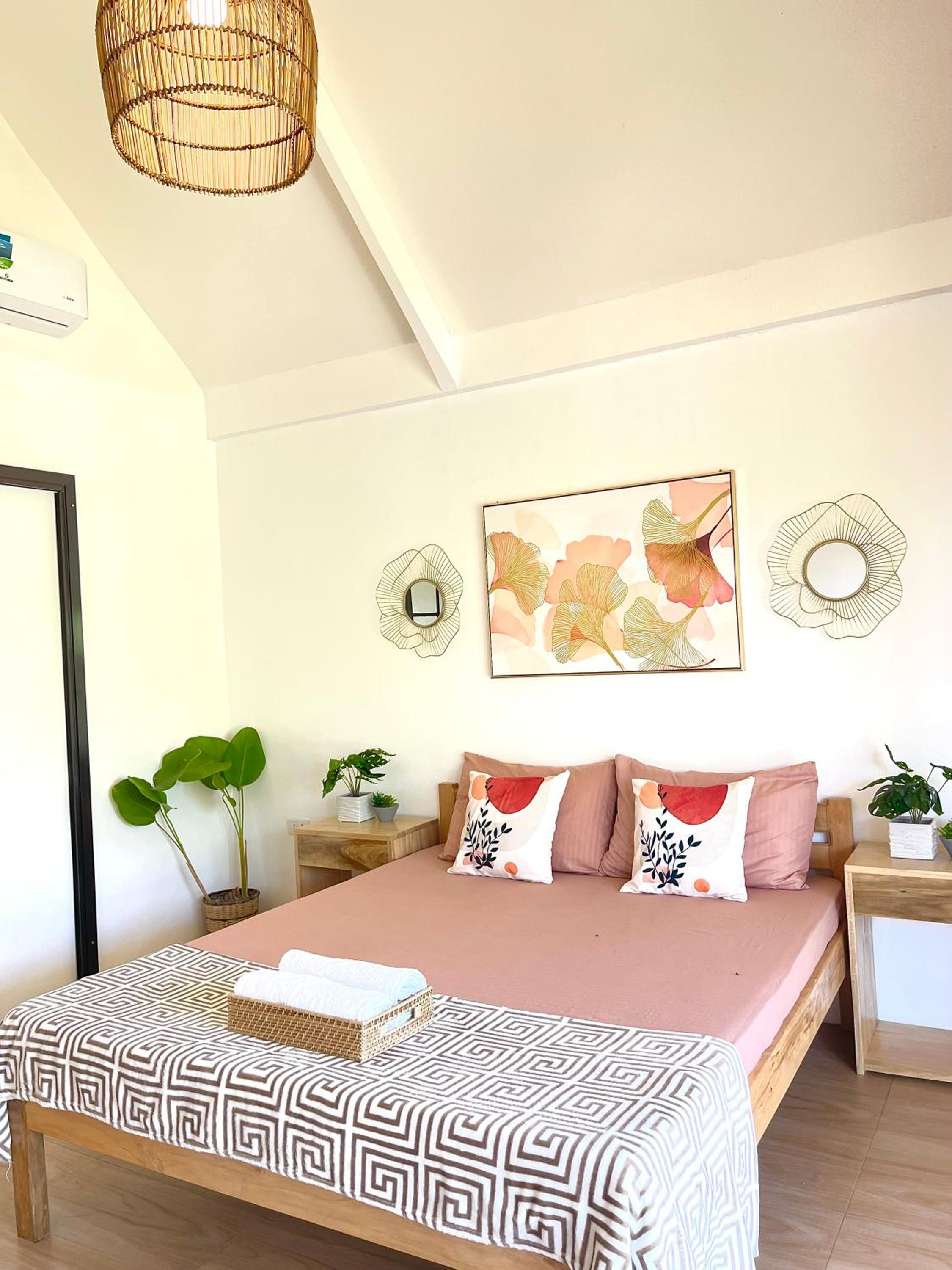 One-Bedroom Villa - Photo 2