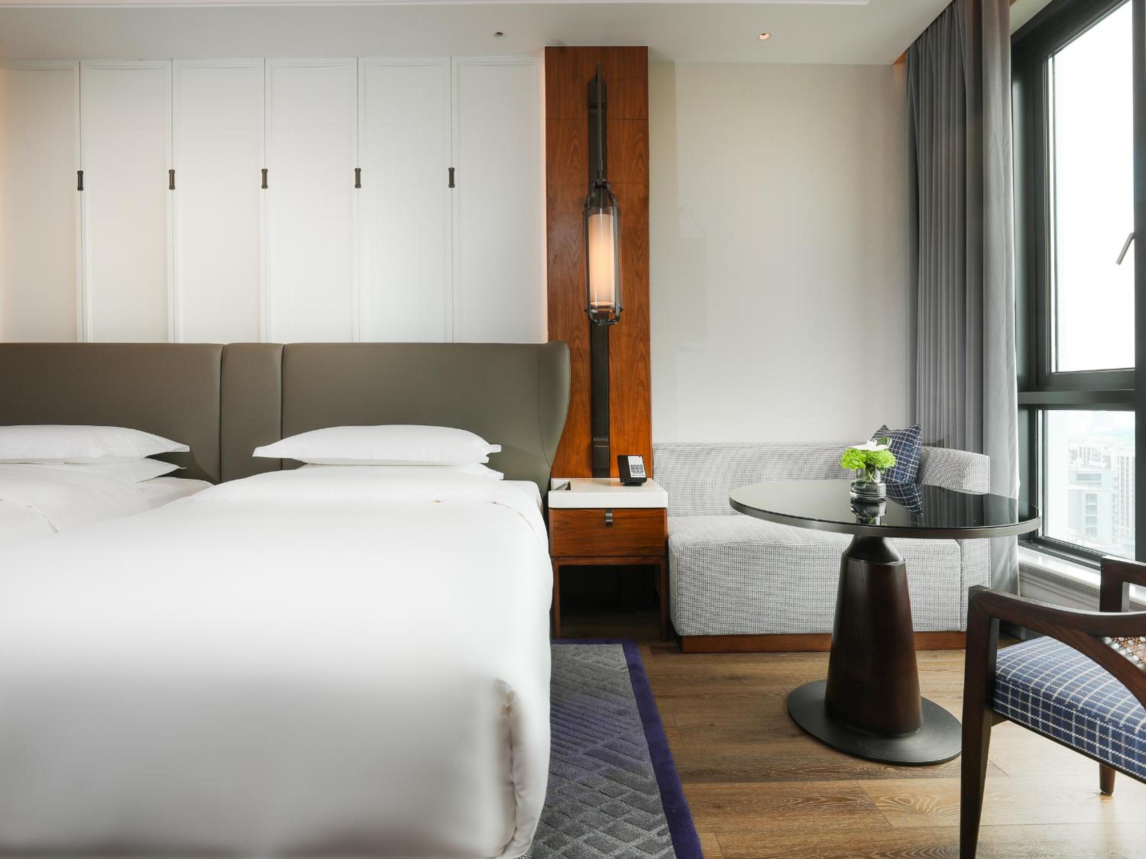 City View Double Room - Photo 4