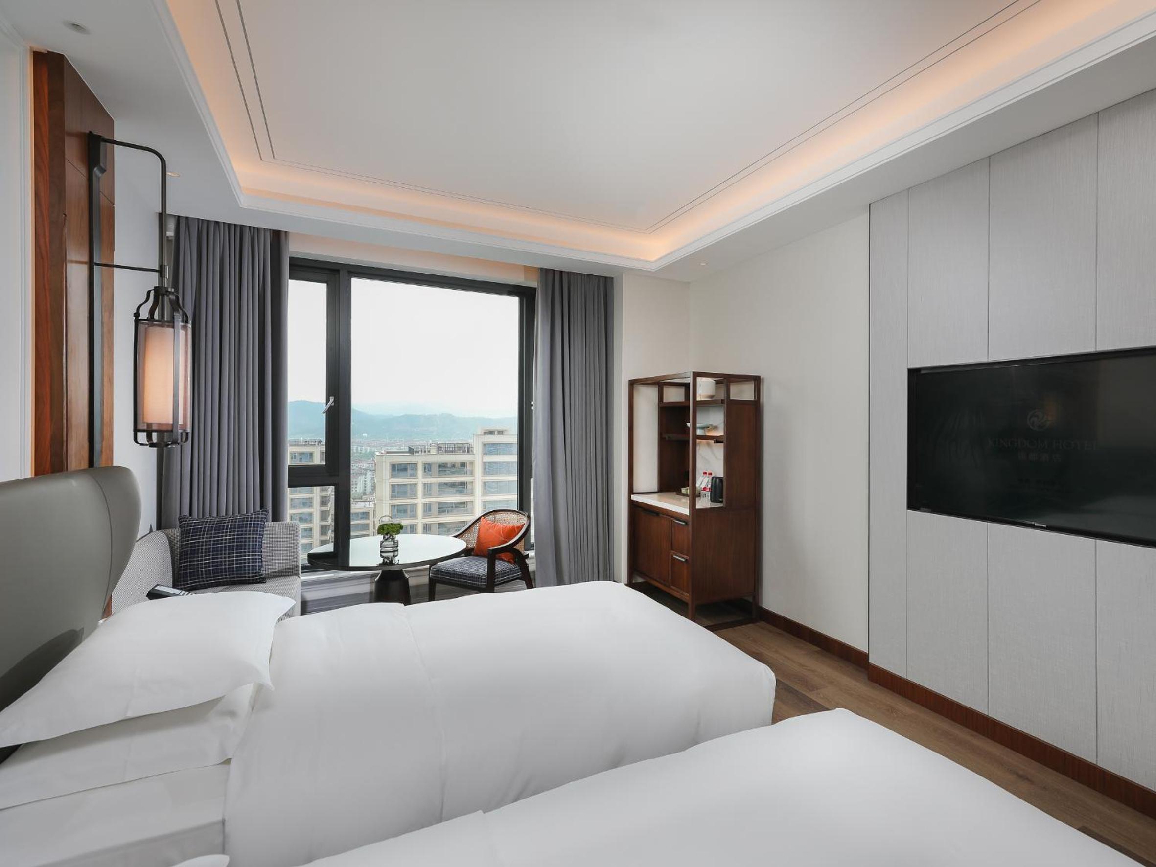 City View Twin Room - Photo 3