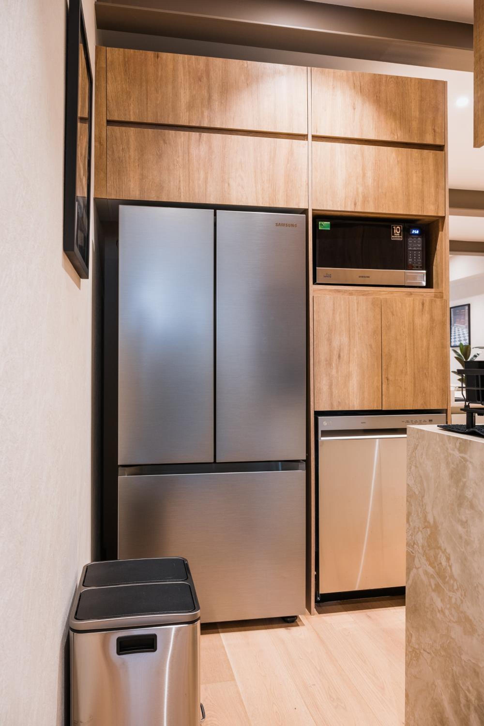 Three-Bedroom Apartment - Photo 23