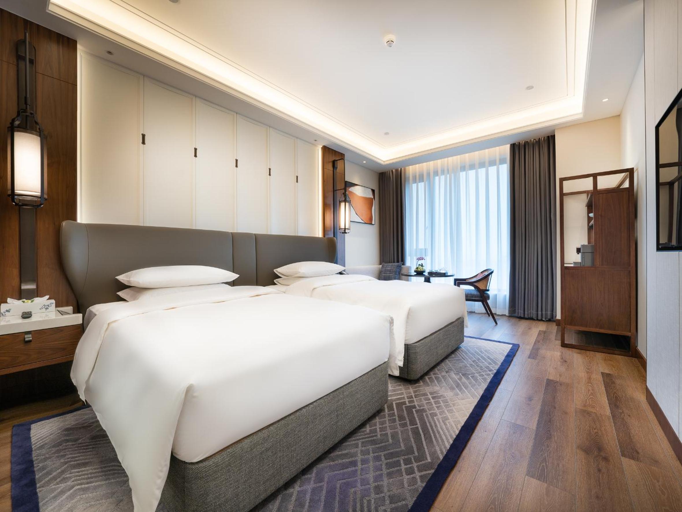 City View Twin Room - Photo 2