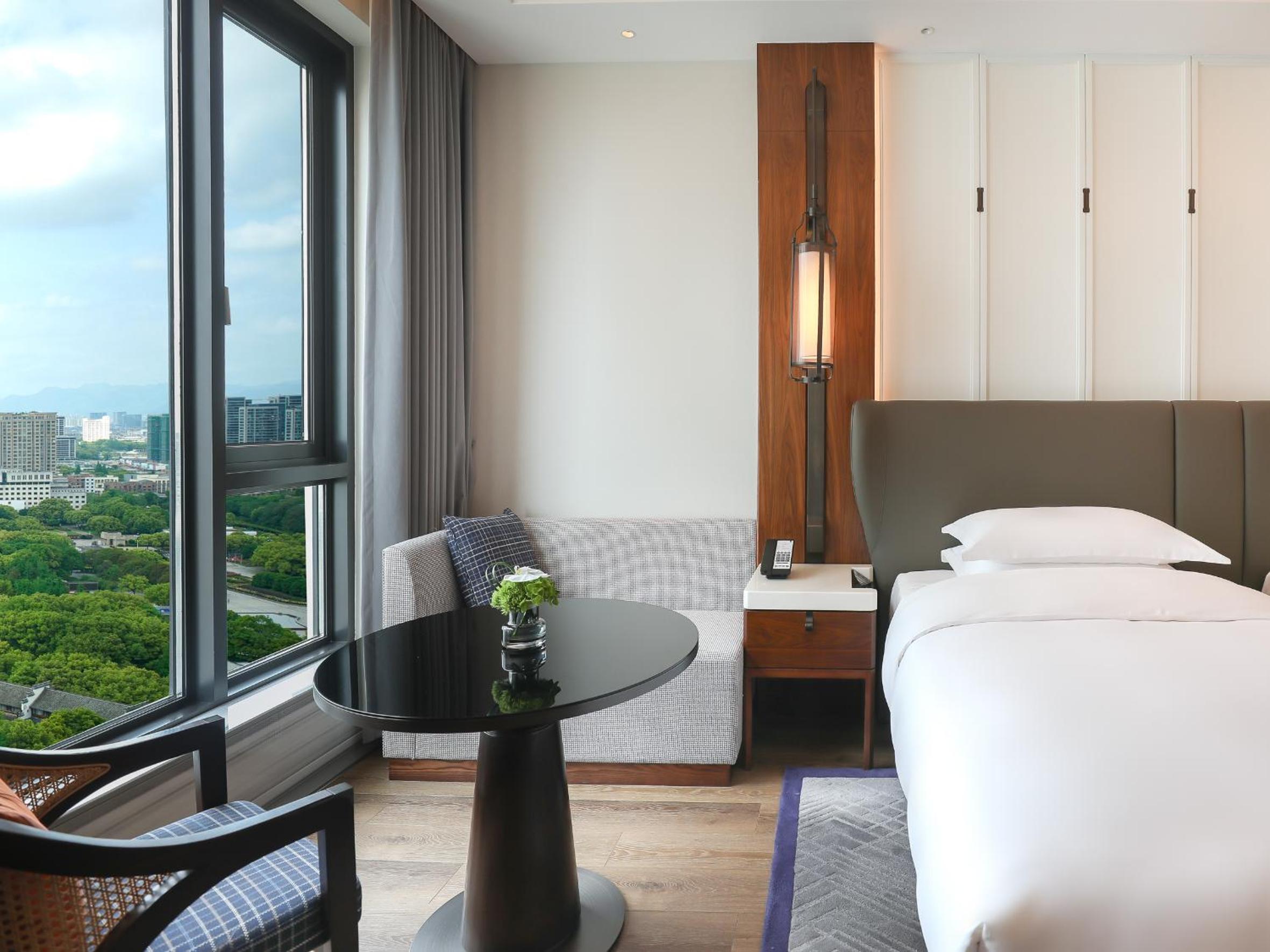 Lake View Twin Room - Photo 4