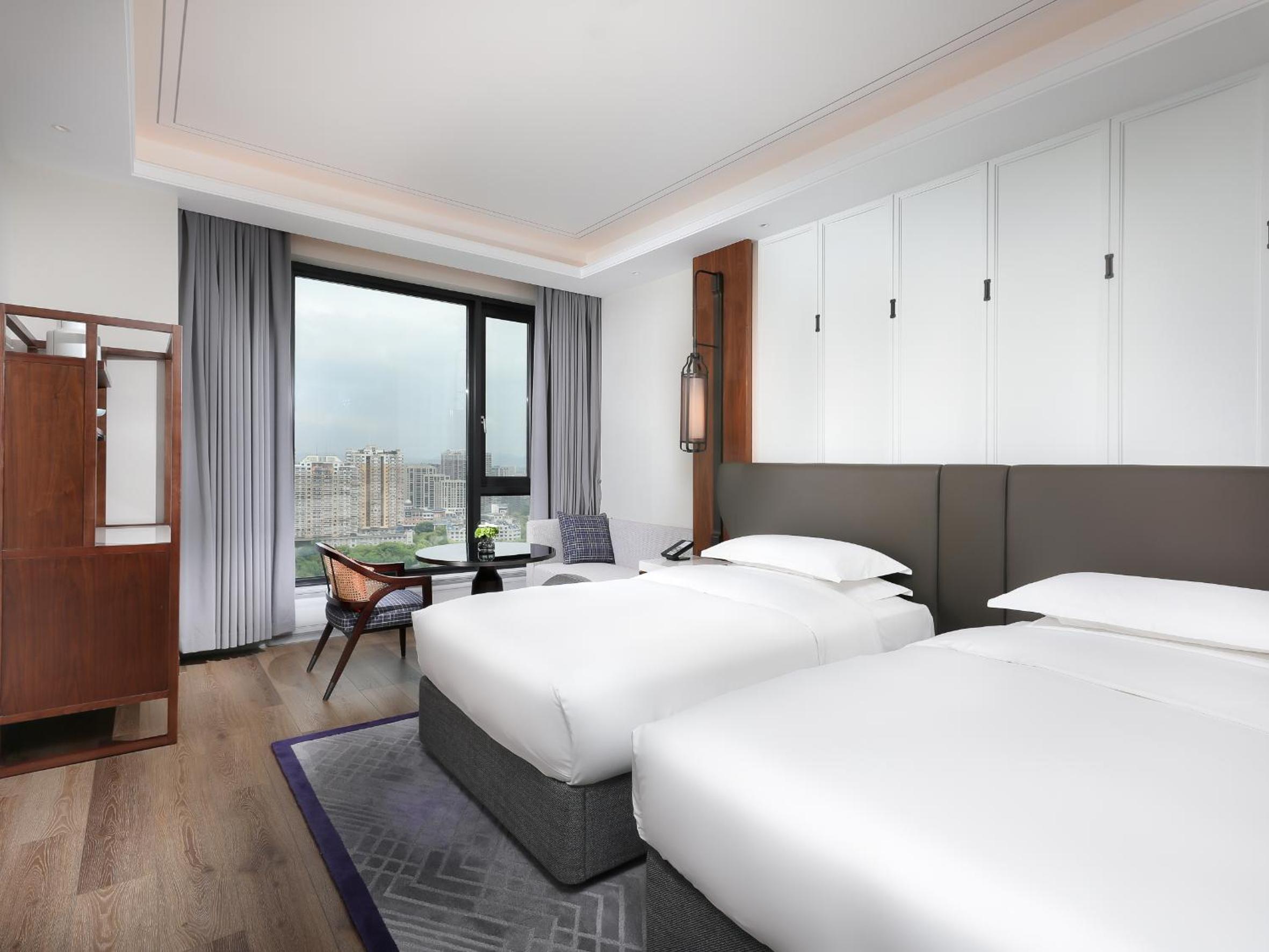 Lake View Twin Room - Photo 1