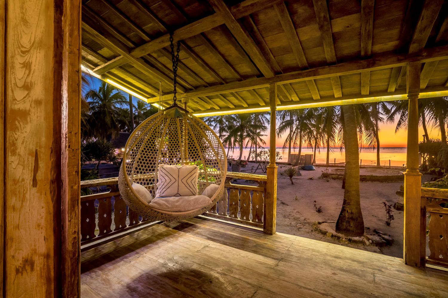 Boutique Beachfront Bungalow - Photo 3