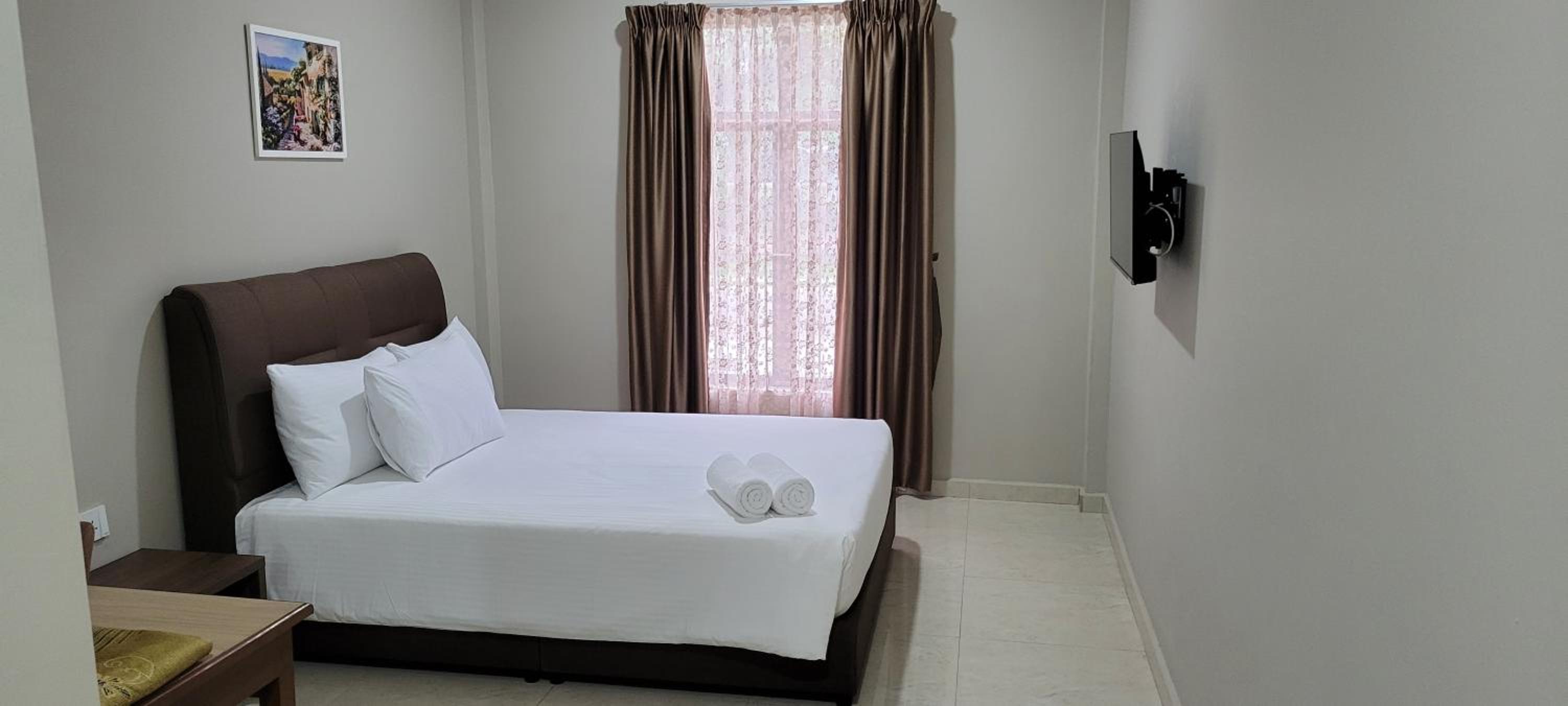 Deluxe Room (2 Adults + 1 Child) photo 3