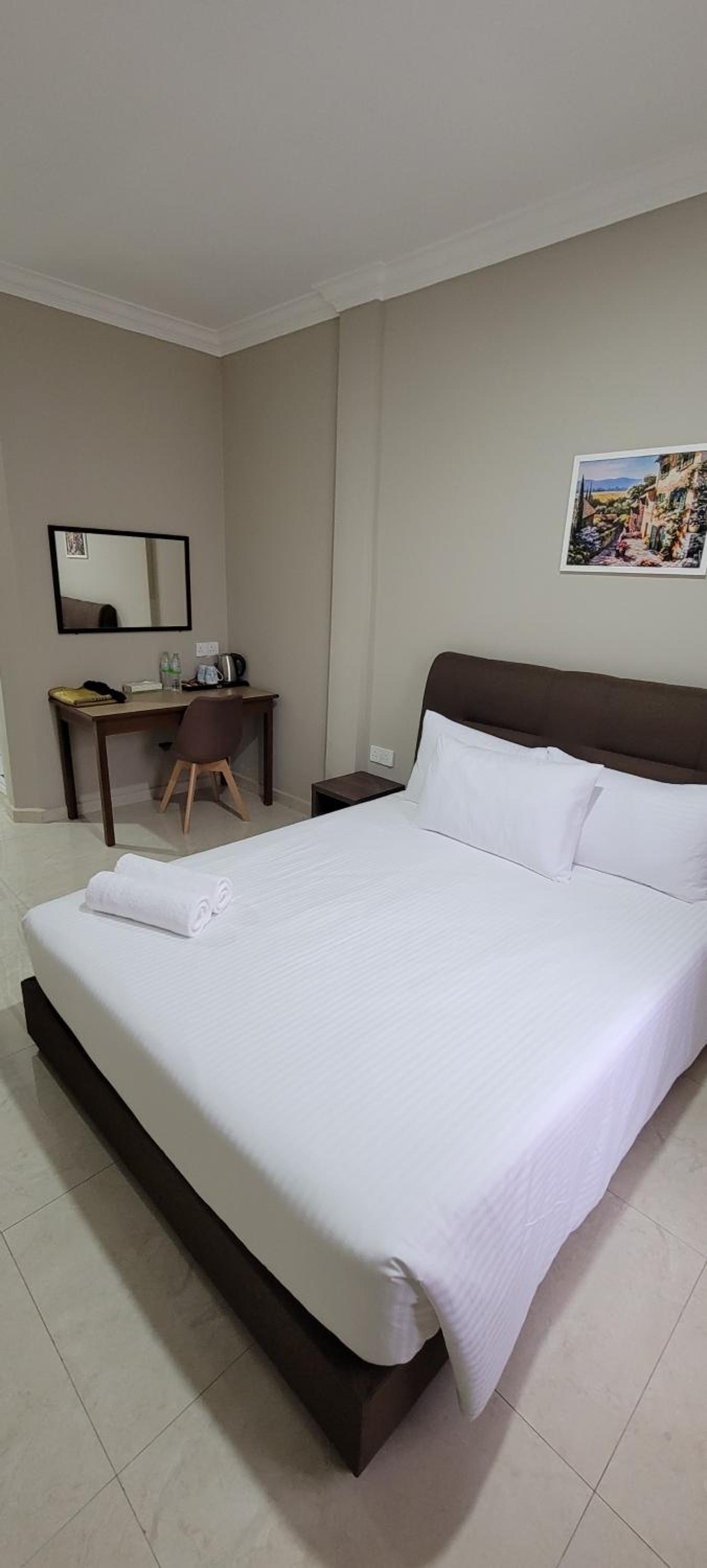 Deluxe Room (2 Adults + 1 Child) photo 1