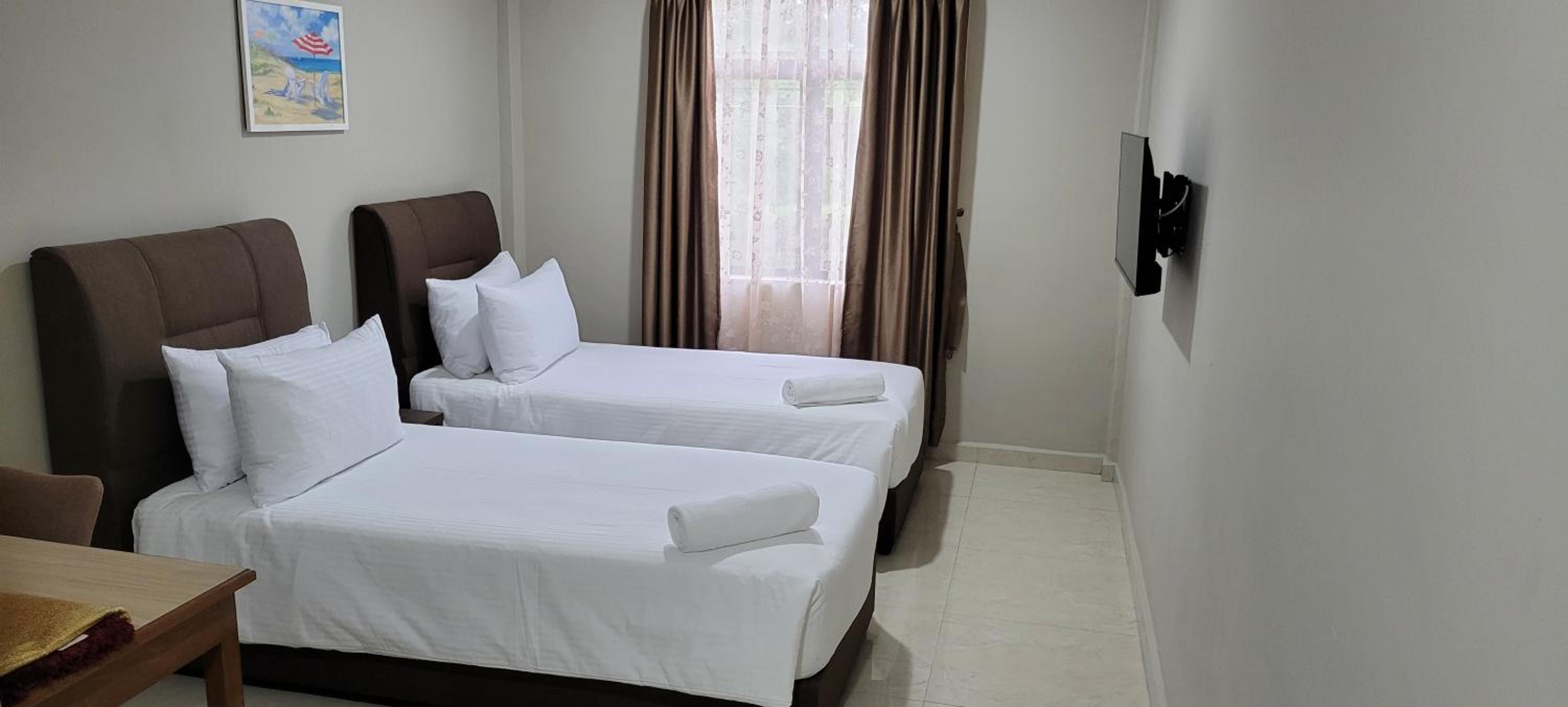 Deluxe Twin Room - Photo 2