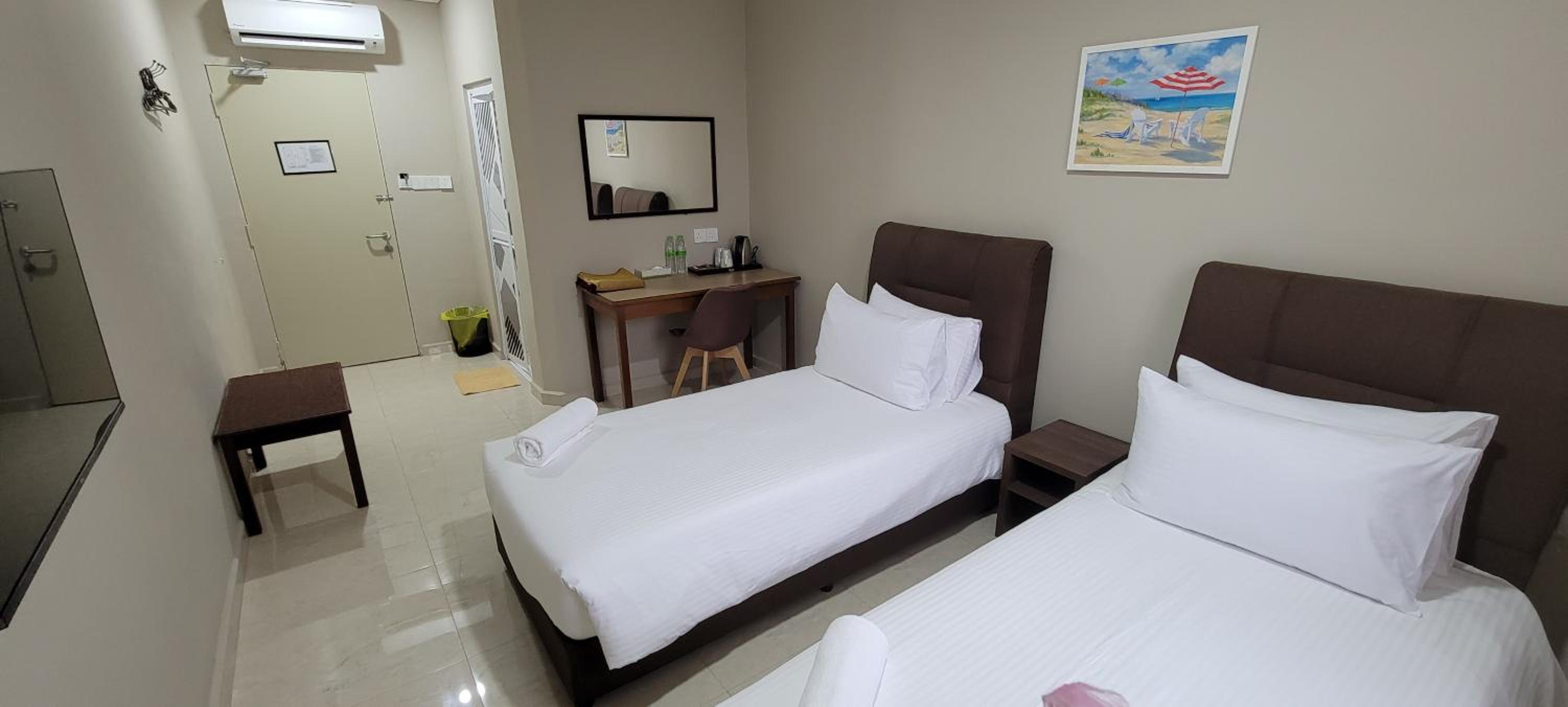 Deluxe Twin Room - Photo 6
