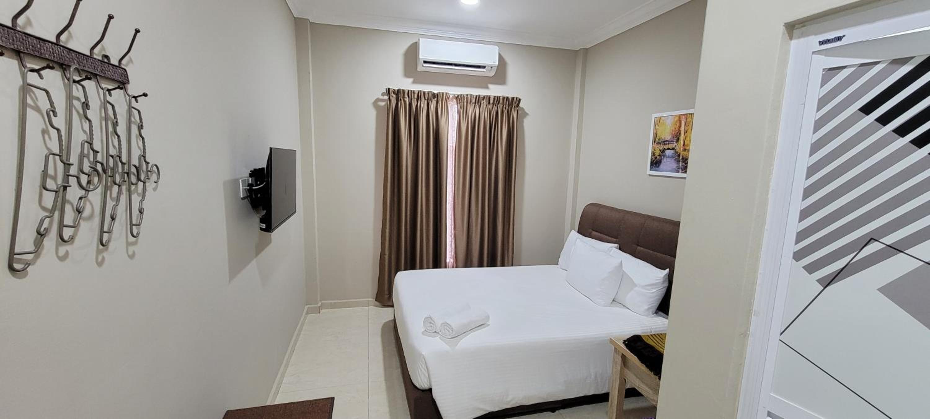 Queen Room - Photo 3
