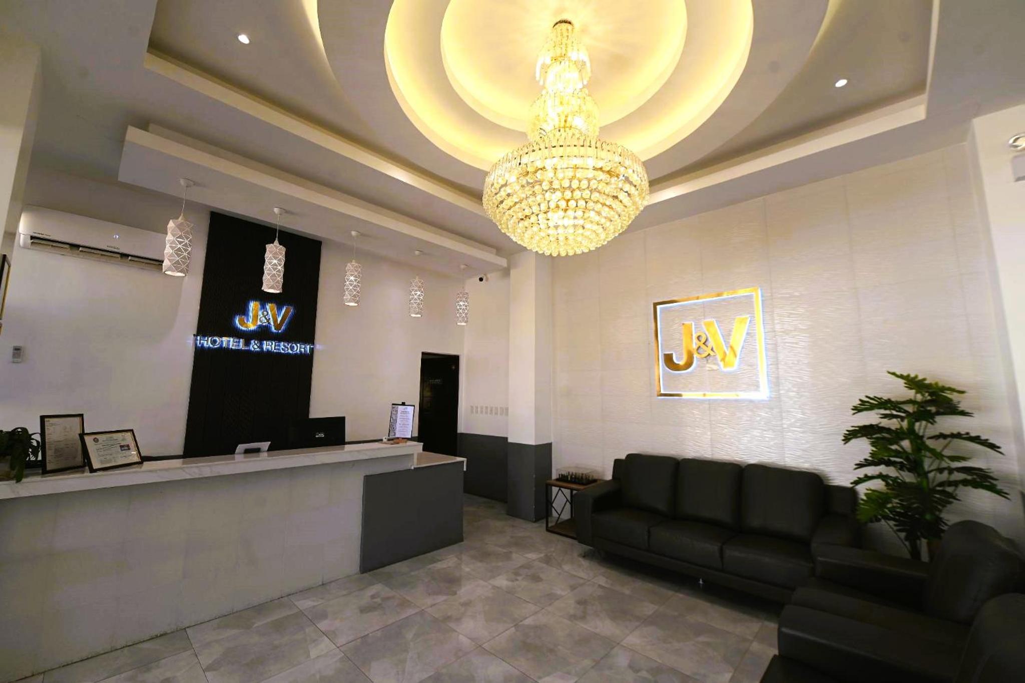 Standard Queen Room - Photo 9