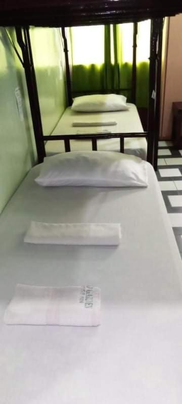 6-Bed Mixed Dormitory Room photo 2