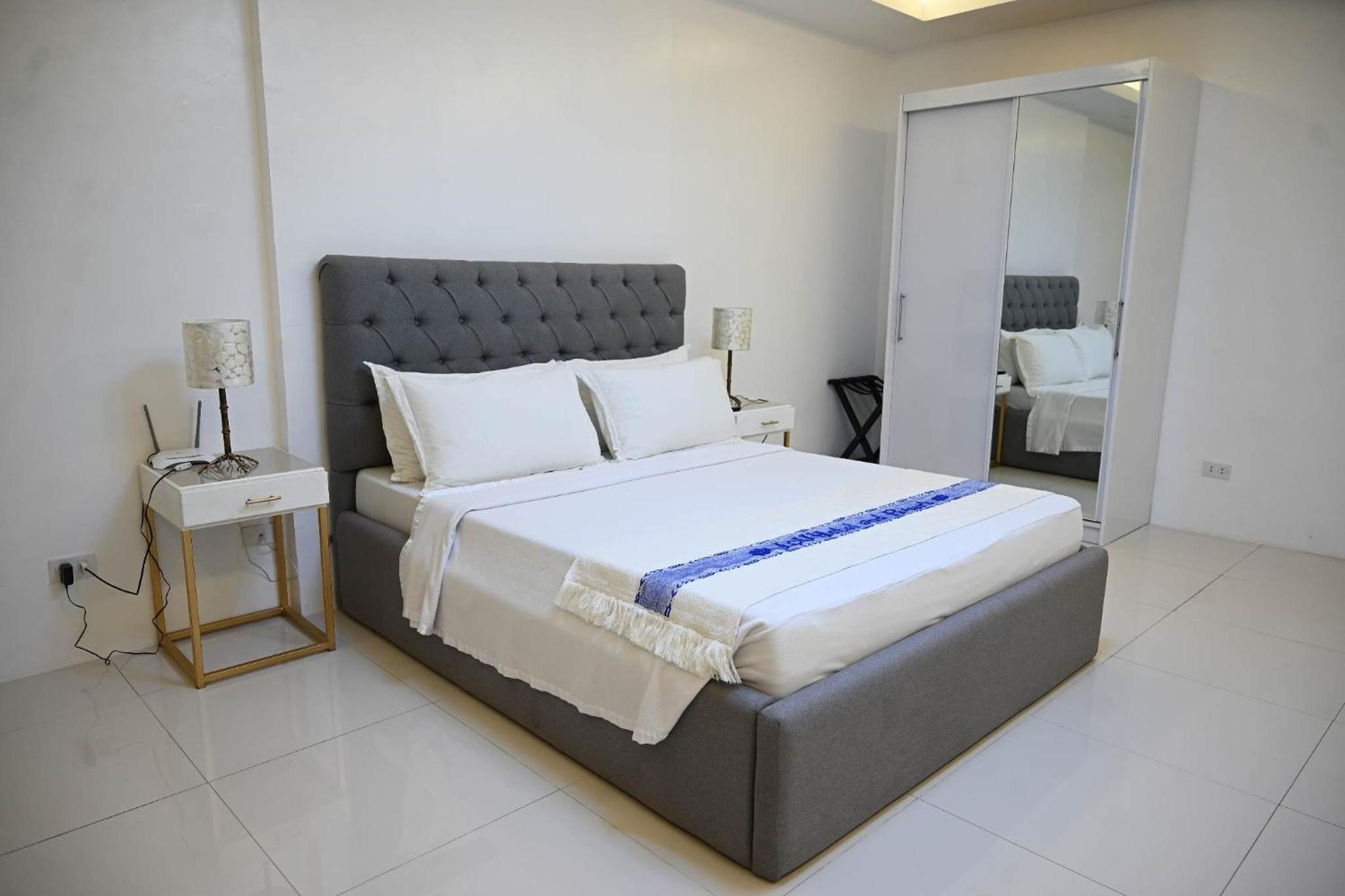 Standard Queen Room - Photo 6