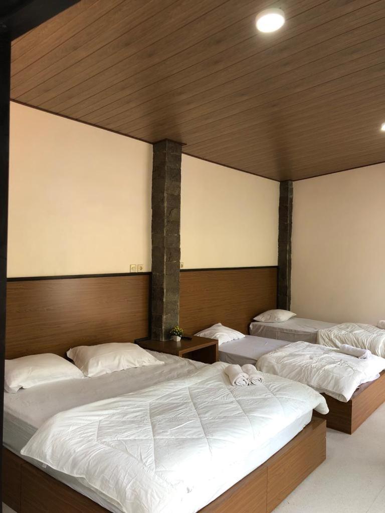 Quadruple Room with Private Bathroom - Photo 3