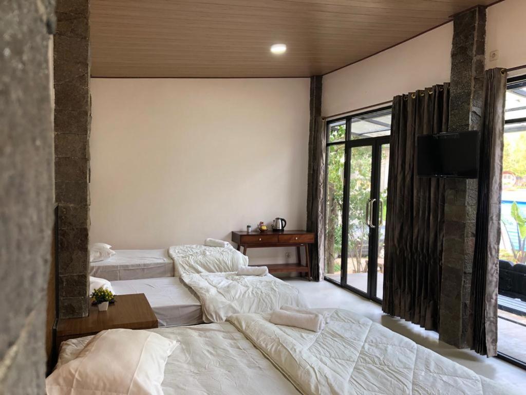 Quadruple Room with Private Bathroom - Photo 10