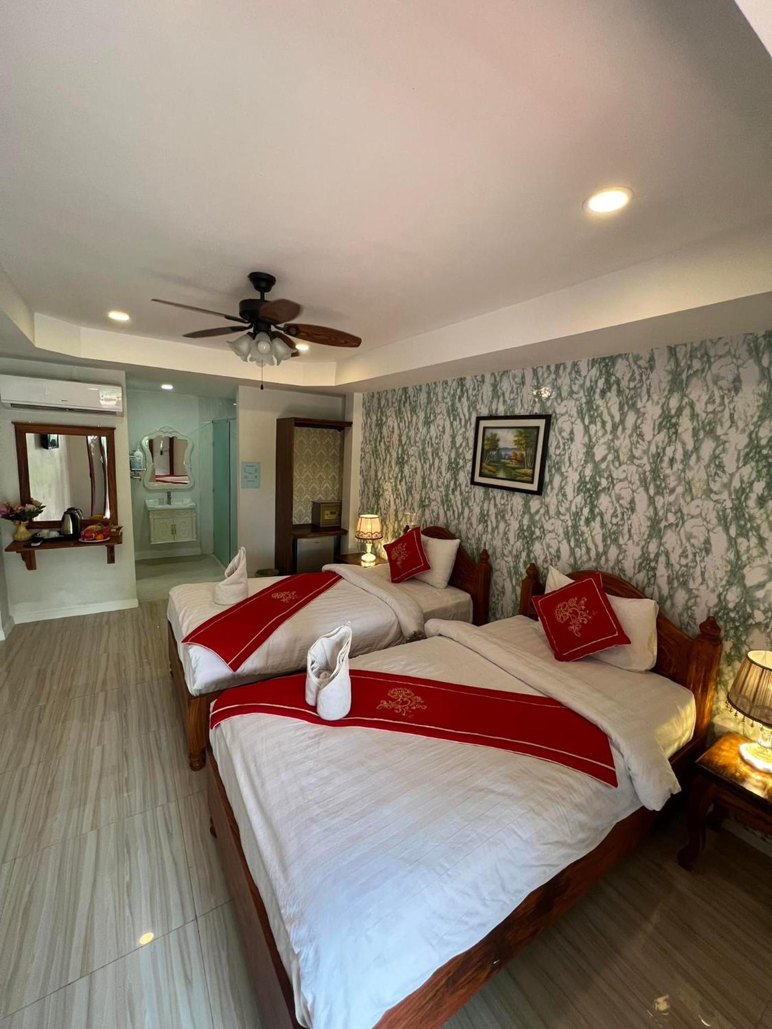 Deluxe Double or Twin Room with Terrace and River View