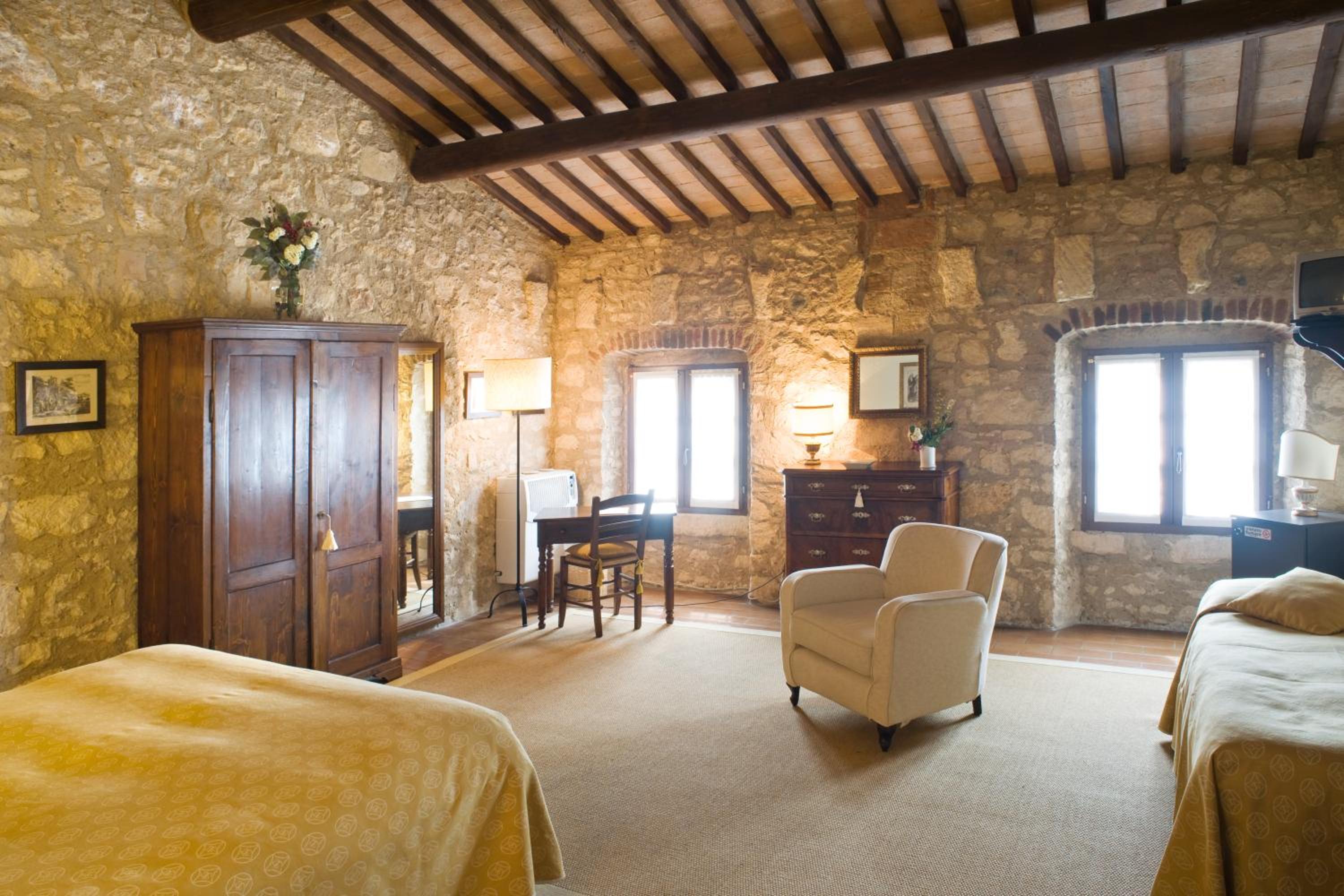 Standard Triple Room photo 1