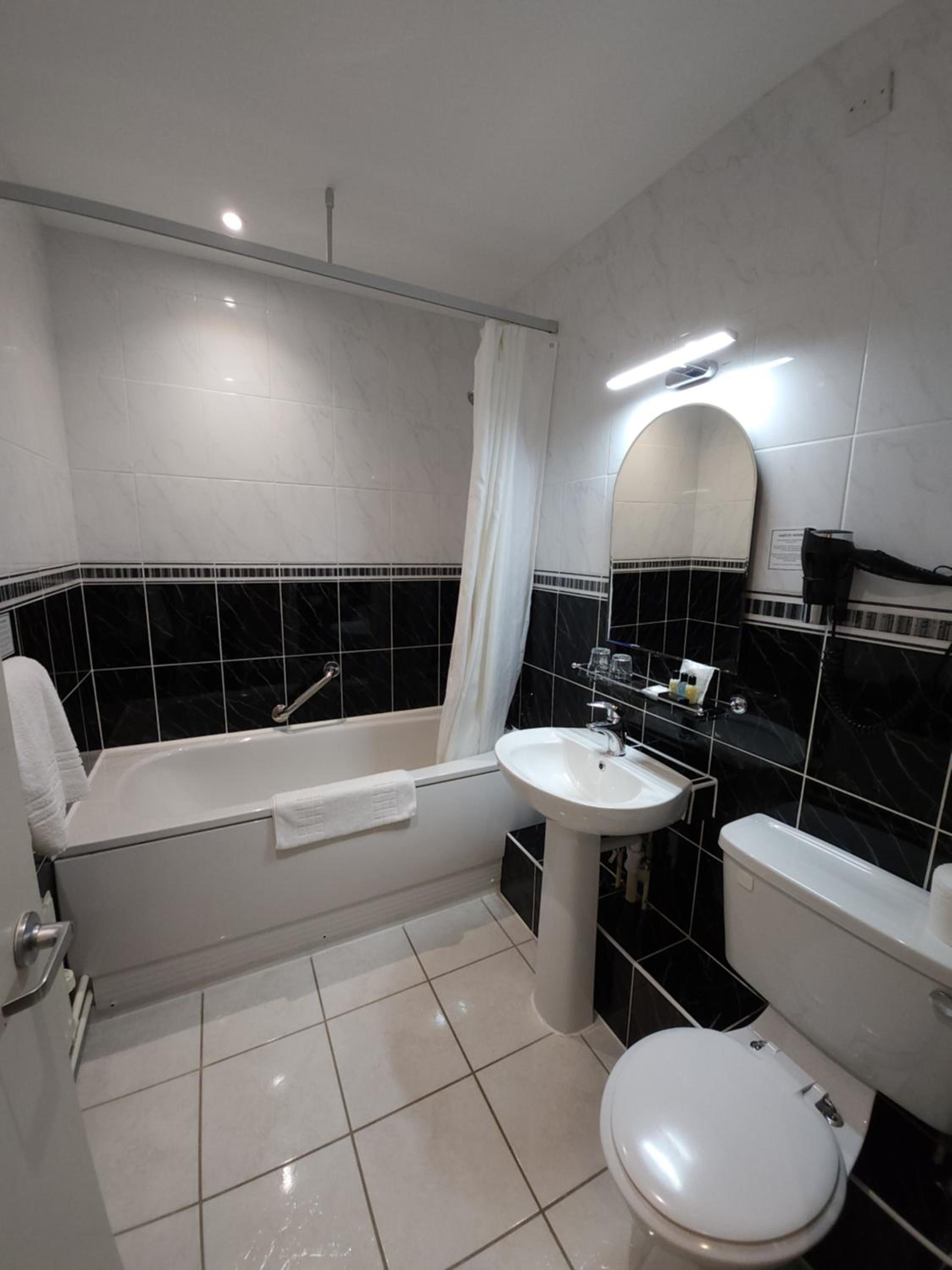 Executive Double Room - Photo 4