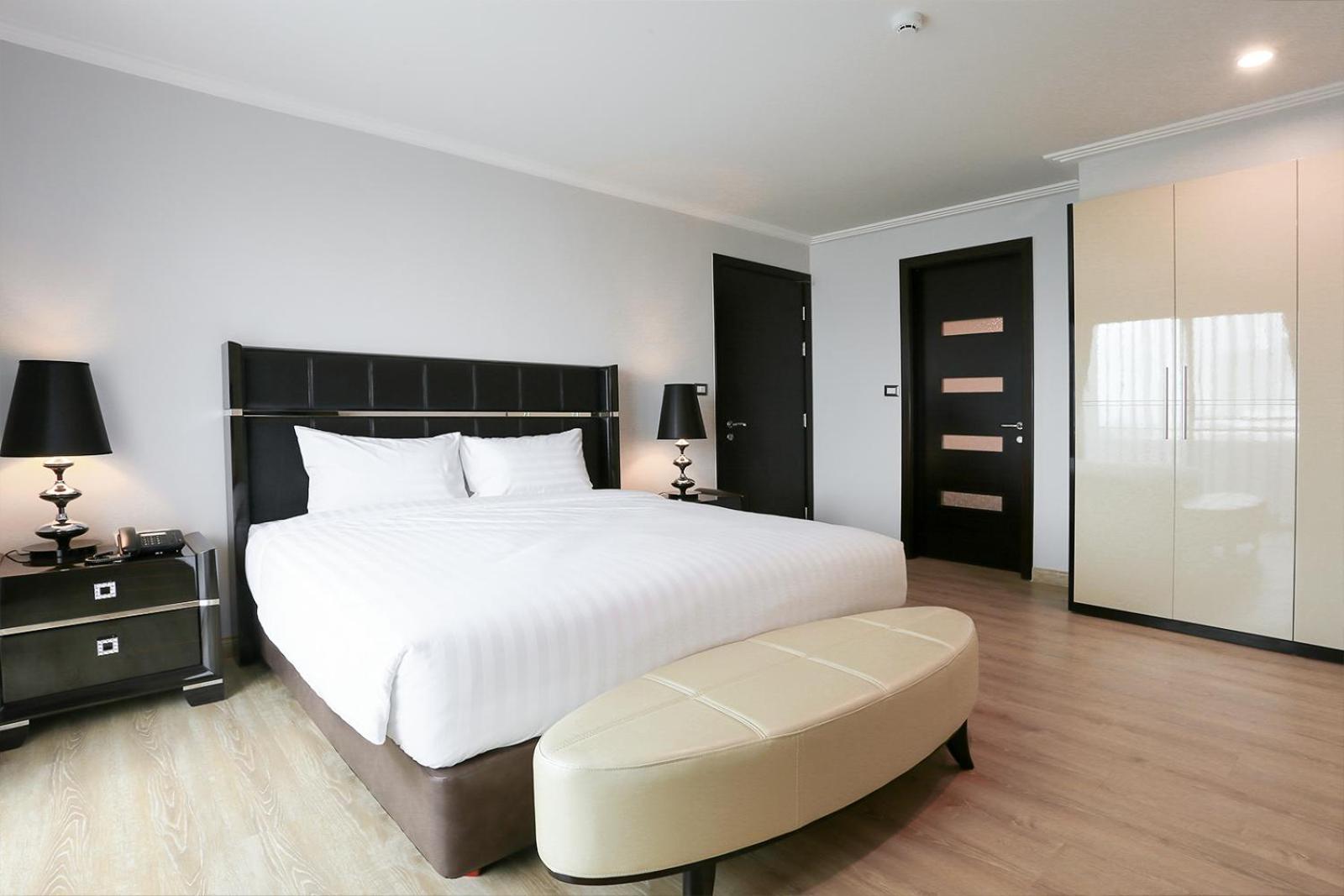 One-Bedroom Suite - Photo 1